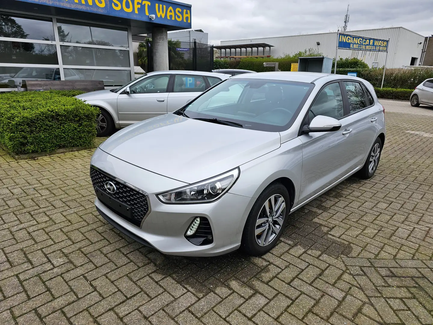 Hyundai i30 1.4i Twist !!! AIRCO, 12 MAANDEN GARANTIE, ... Silver - 1