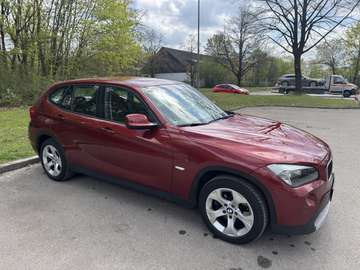 xDrive3.0i. 6 Zylinder