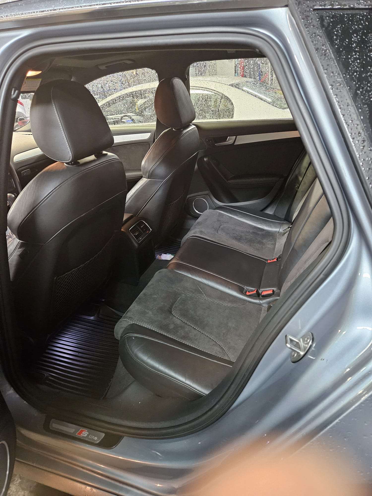 2010 Audi A4 alt 5