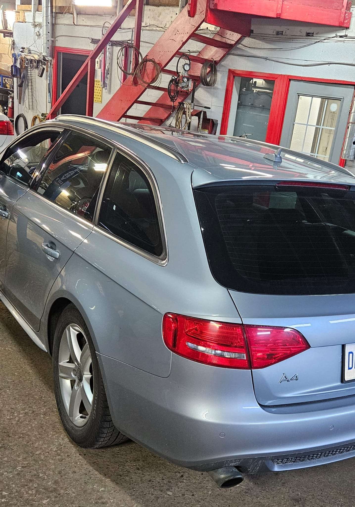 2010 Audi A4 thumb 9