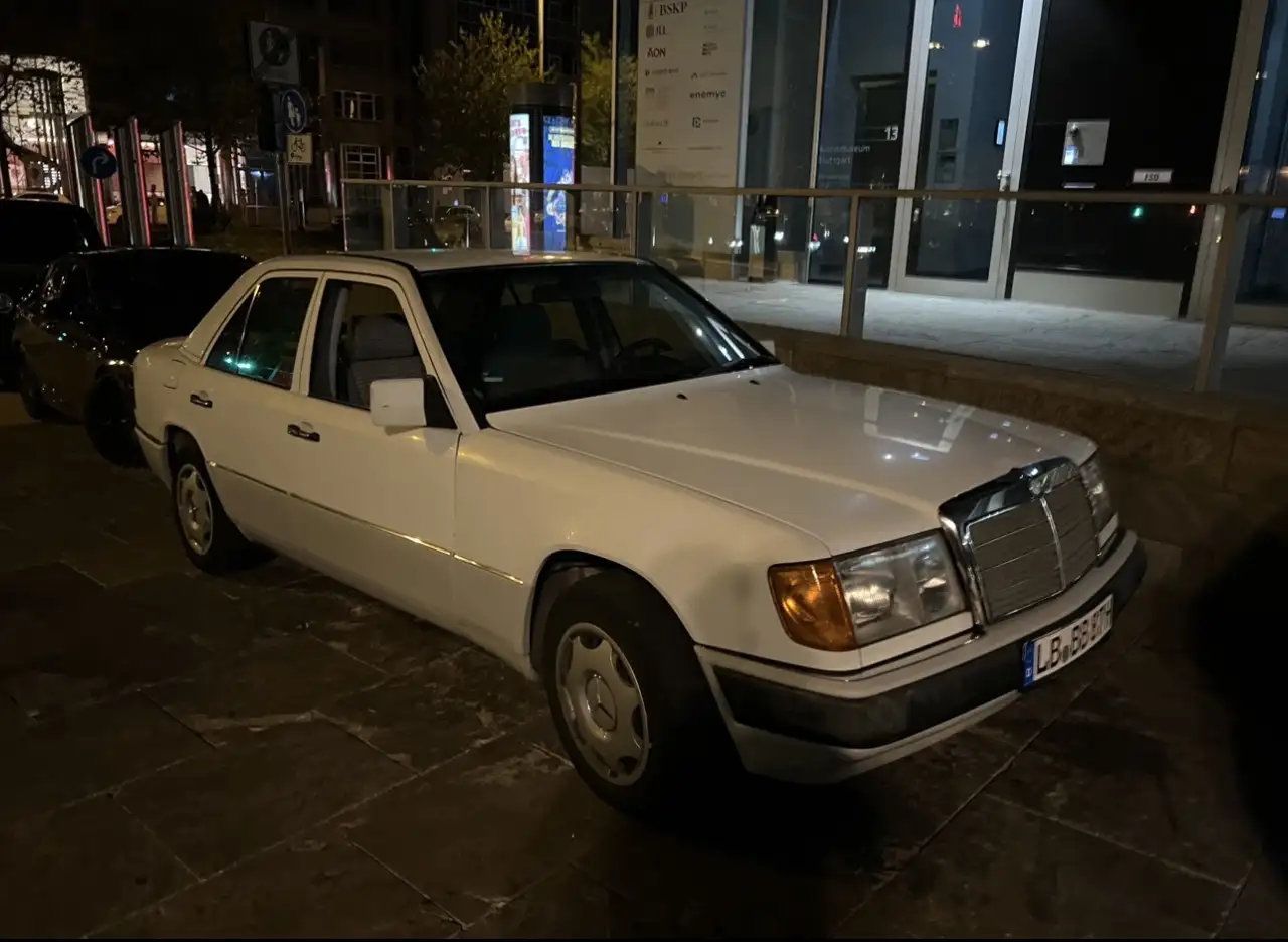 Mercedes-Benz 200 E, OLDTIMER*AUTOMATIK*, foto 2