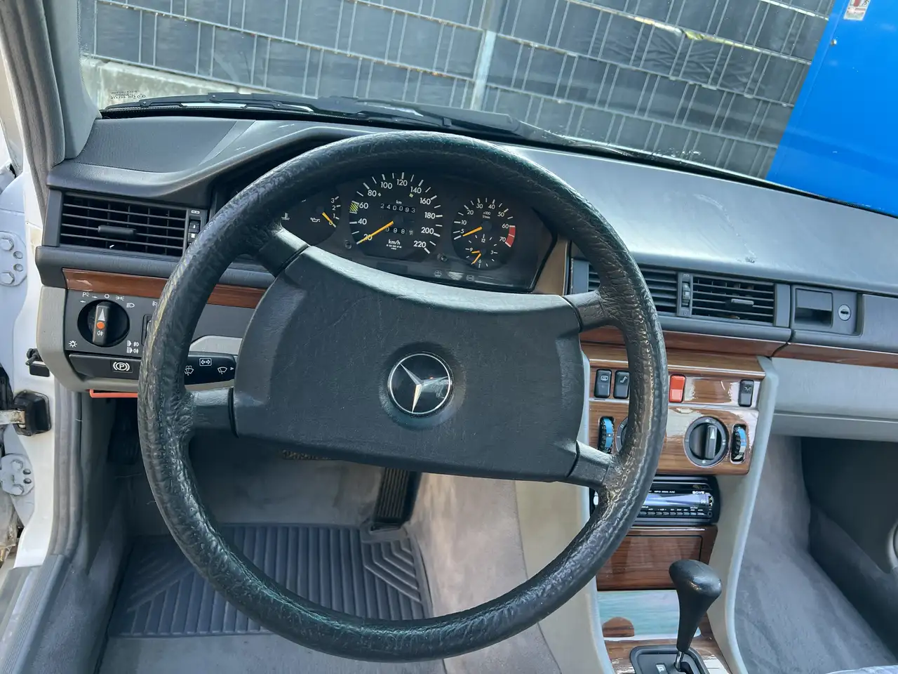 Mercedes-Benz 200 E, OLDTIMER*AUTOMATIK*, foto 12