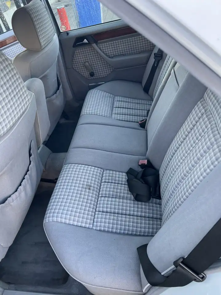 Mercedes-Benz 200 E, OLDTIMER*AUTOMATIK*, foto 11