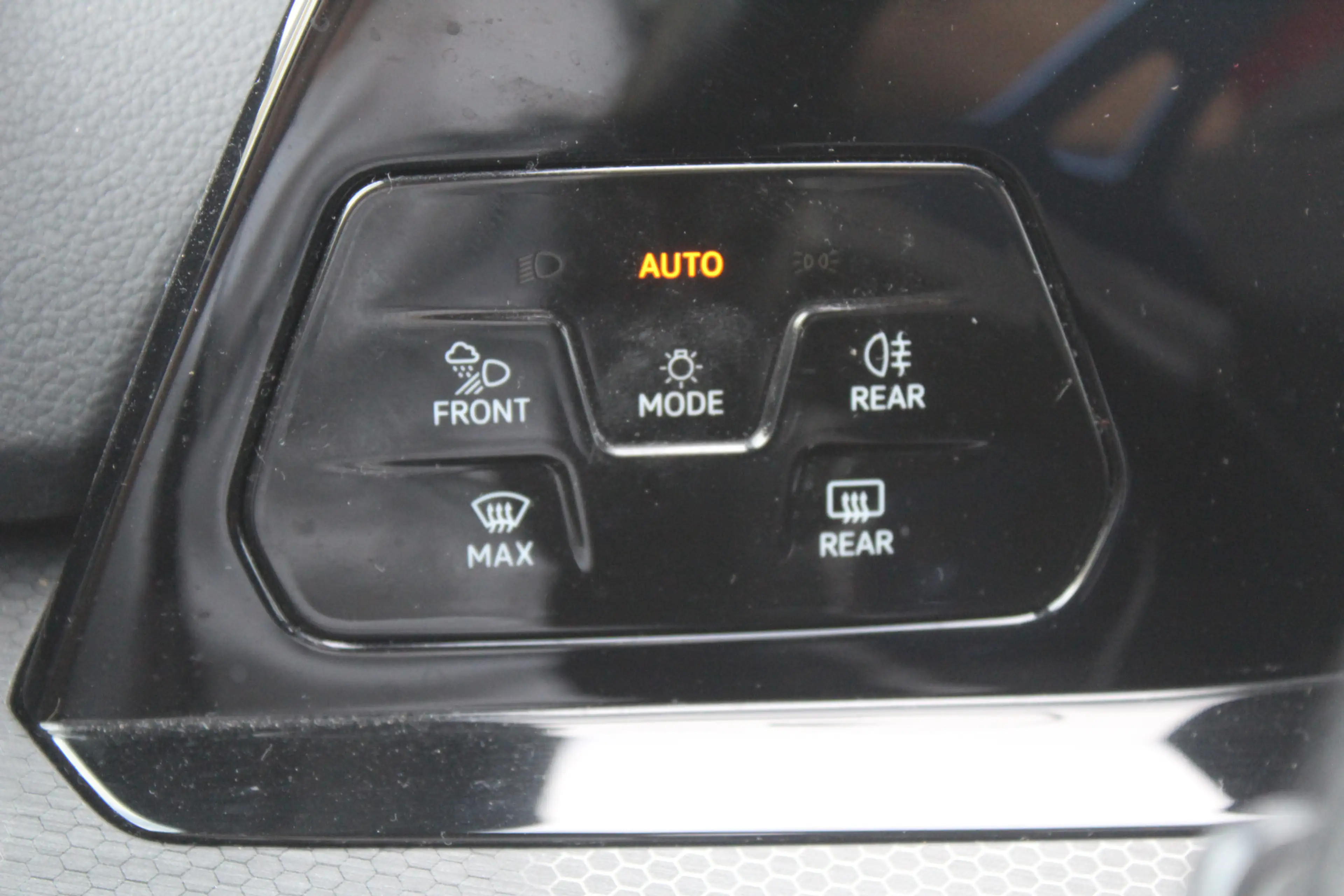 Volkswagen Golf GTE 1.4 eHybrid — photo 13