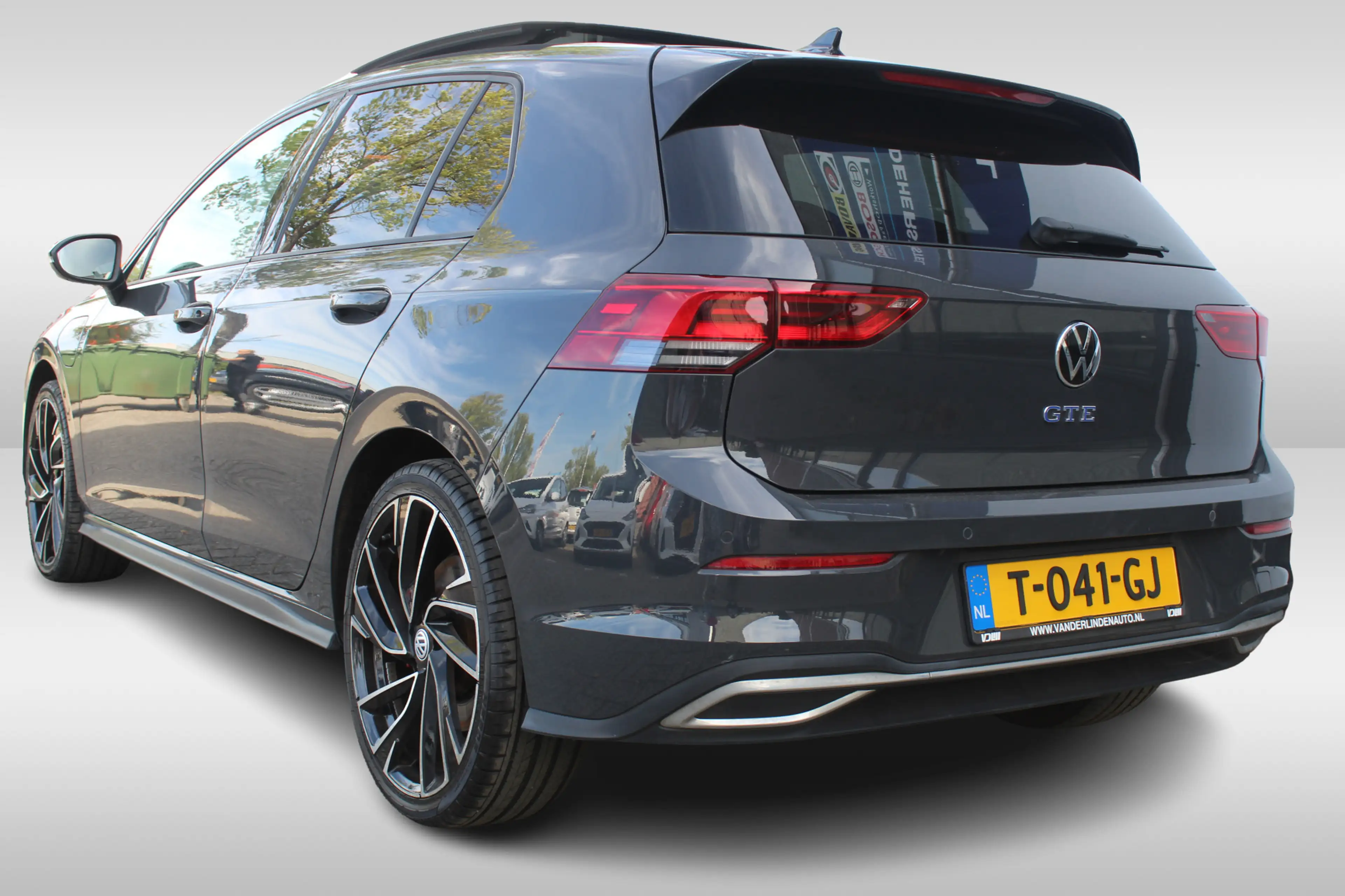 Volkswagen Golf GTE 1.4 eHybrid — photo 4