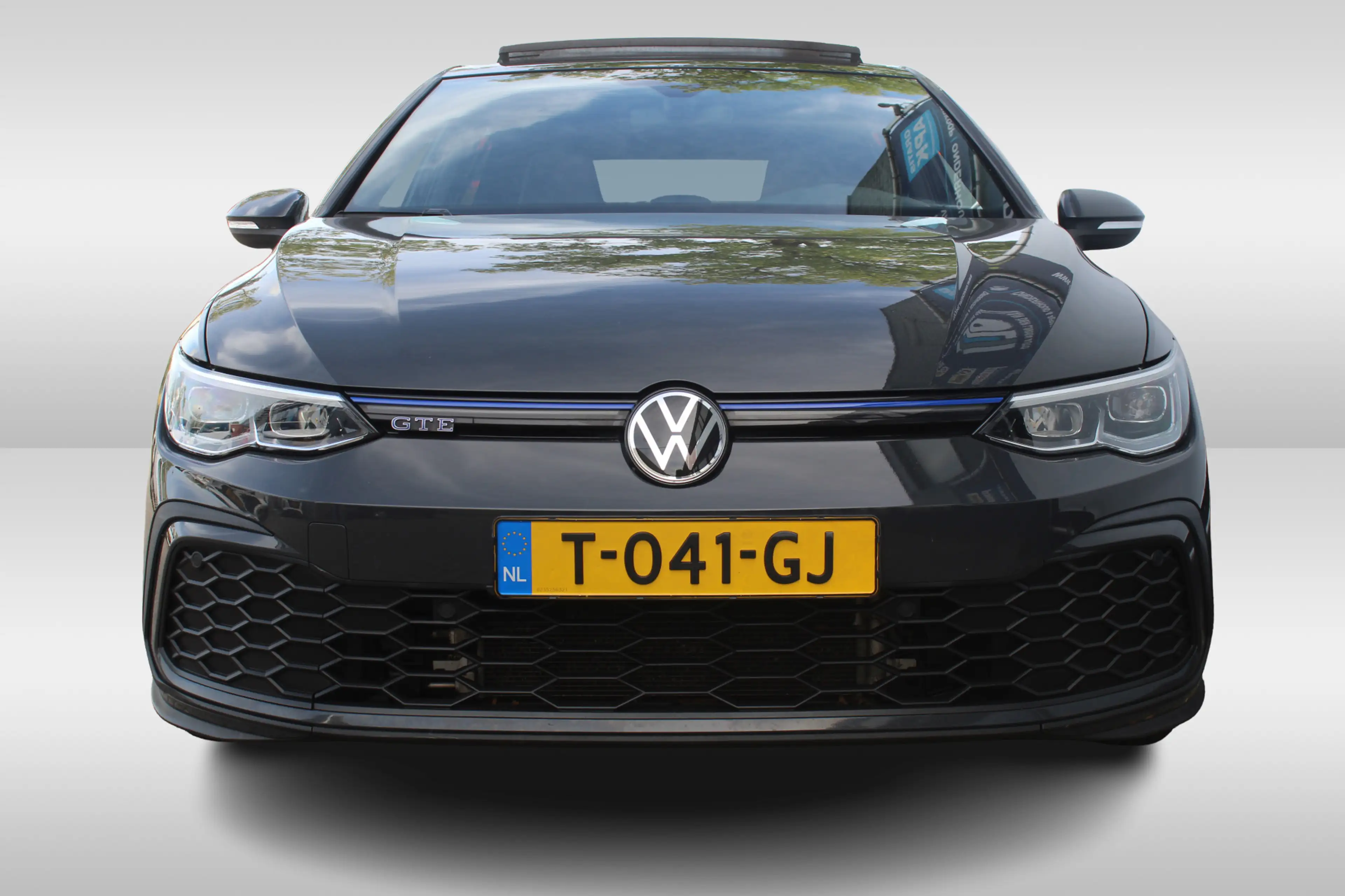Volkswagen Golf GTE 1.4 eHybrid — photo 43