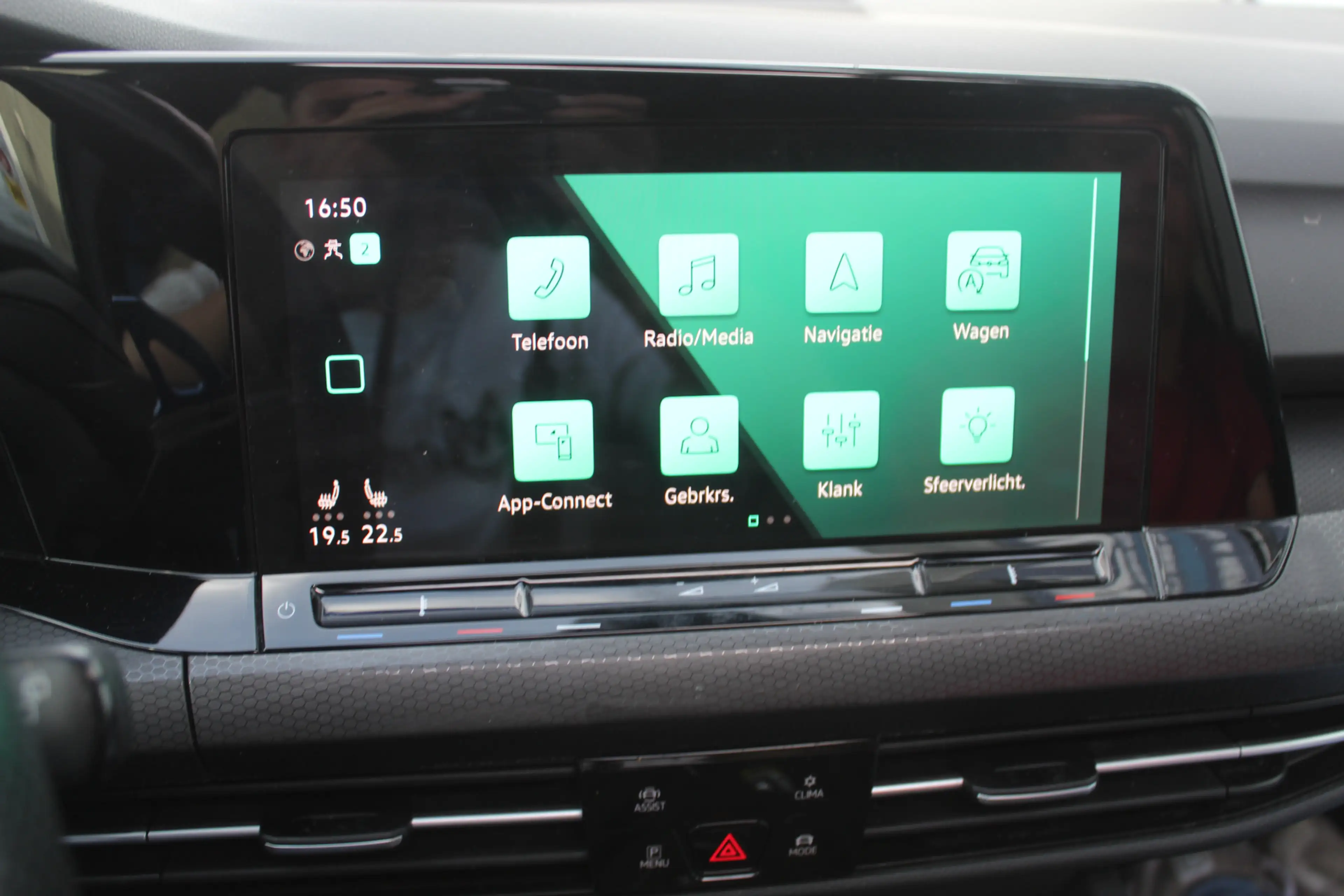 Volkswagen Golf GTE 1.4 eHybrid — photo 22
