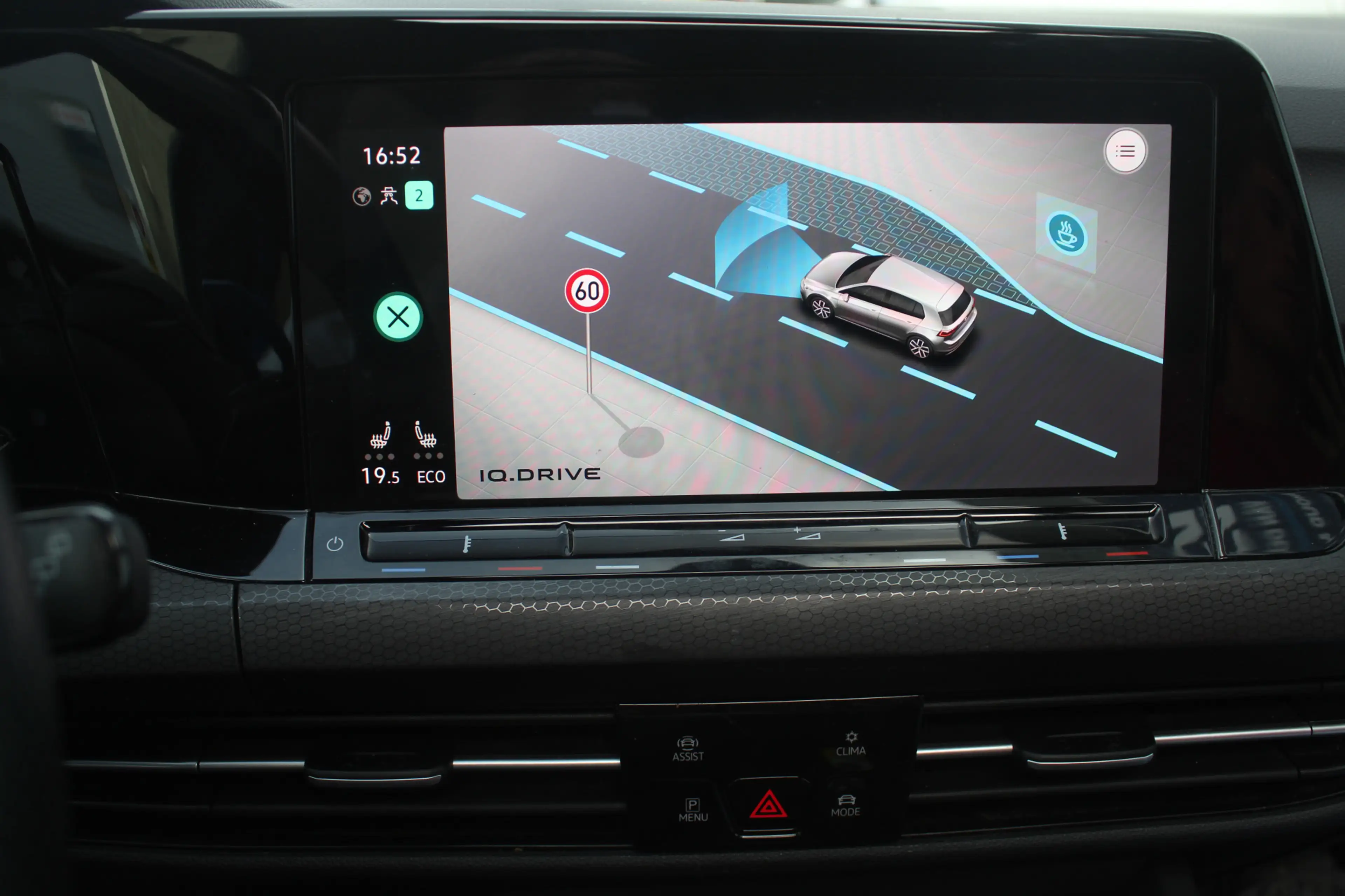 Volkswagen Golf GTE 1.4 eHybrid — photo 35