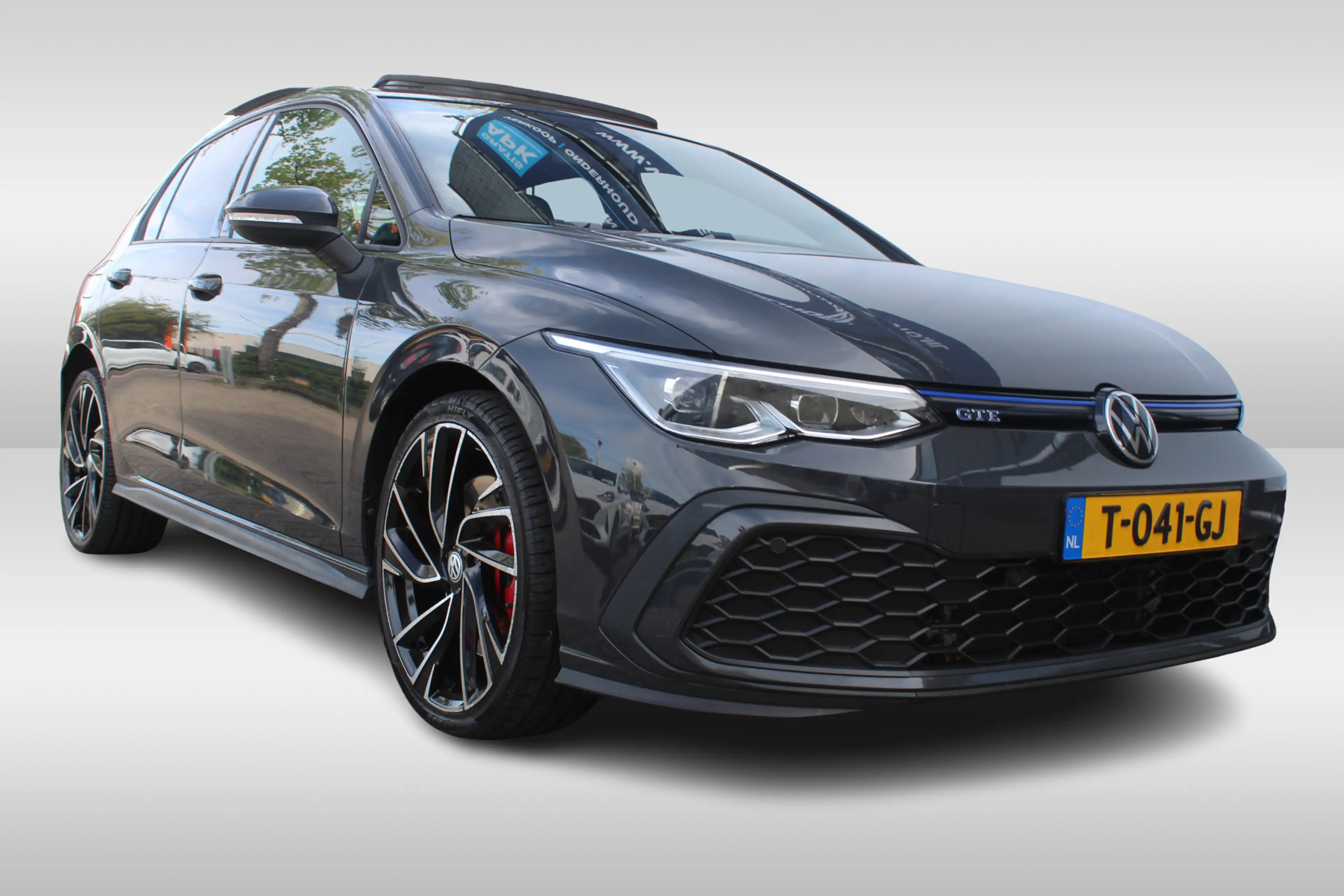 Volkswagen Golf GTE 1.4 eHybrid — photo 42