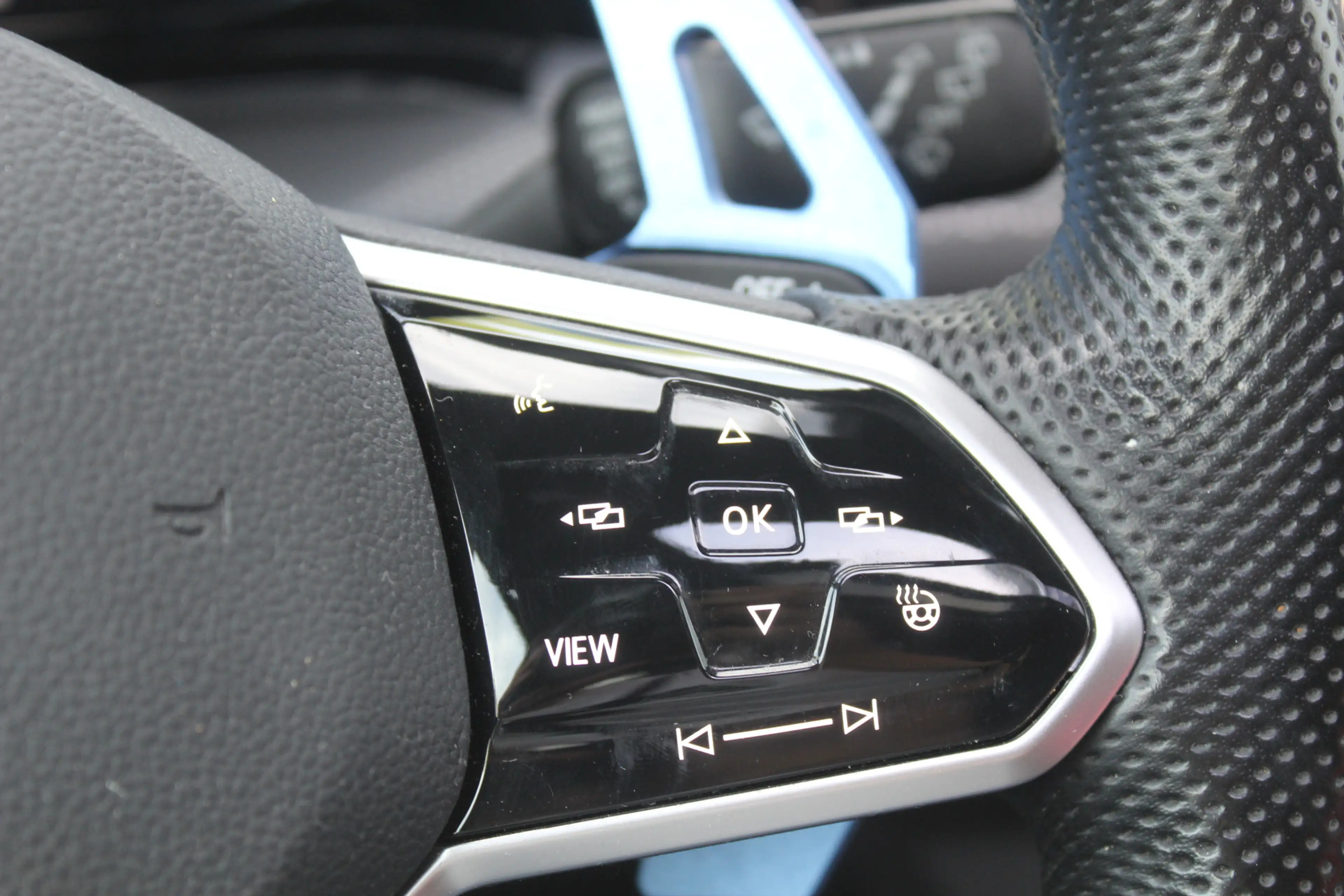 Volkswagen Golf GTE 1.4 eHybrid — photo 17