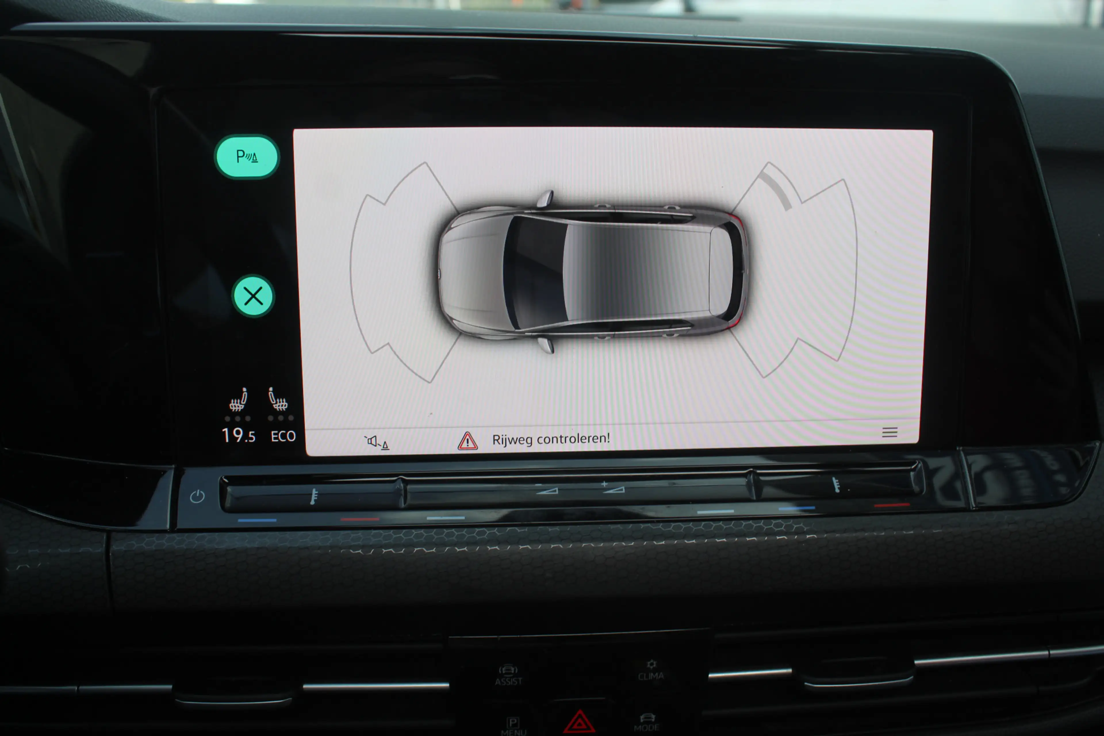 Volkswagen Golf GTE 1.4 eHybrid — photo 36