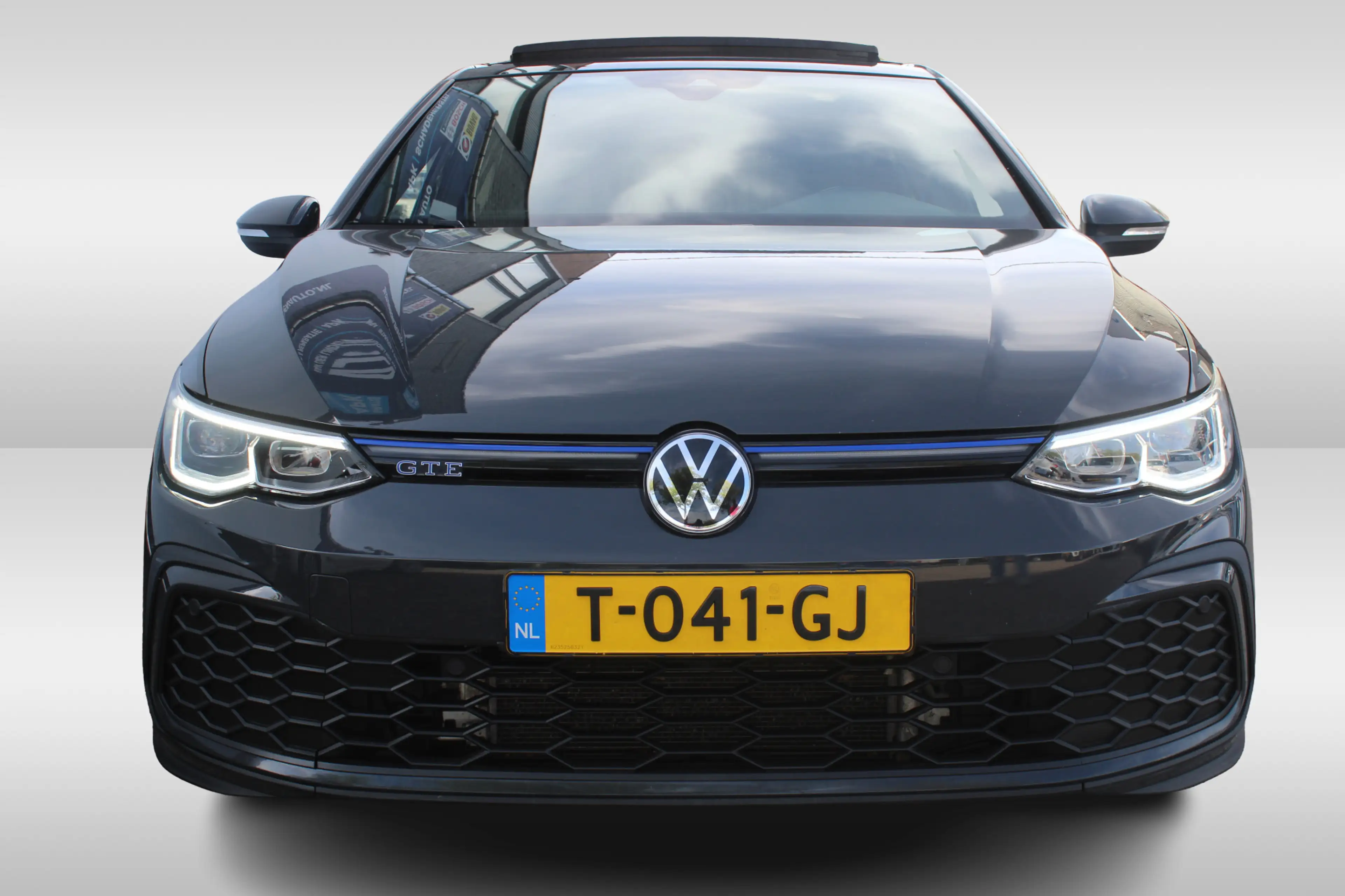 Volkswagen Golf GTE 1.4 eHybrid — photo 2