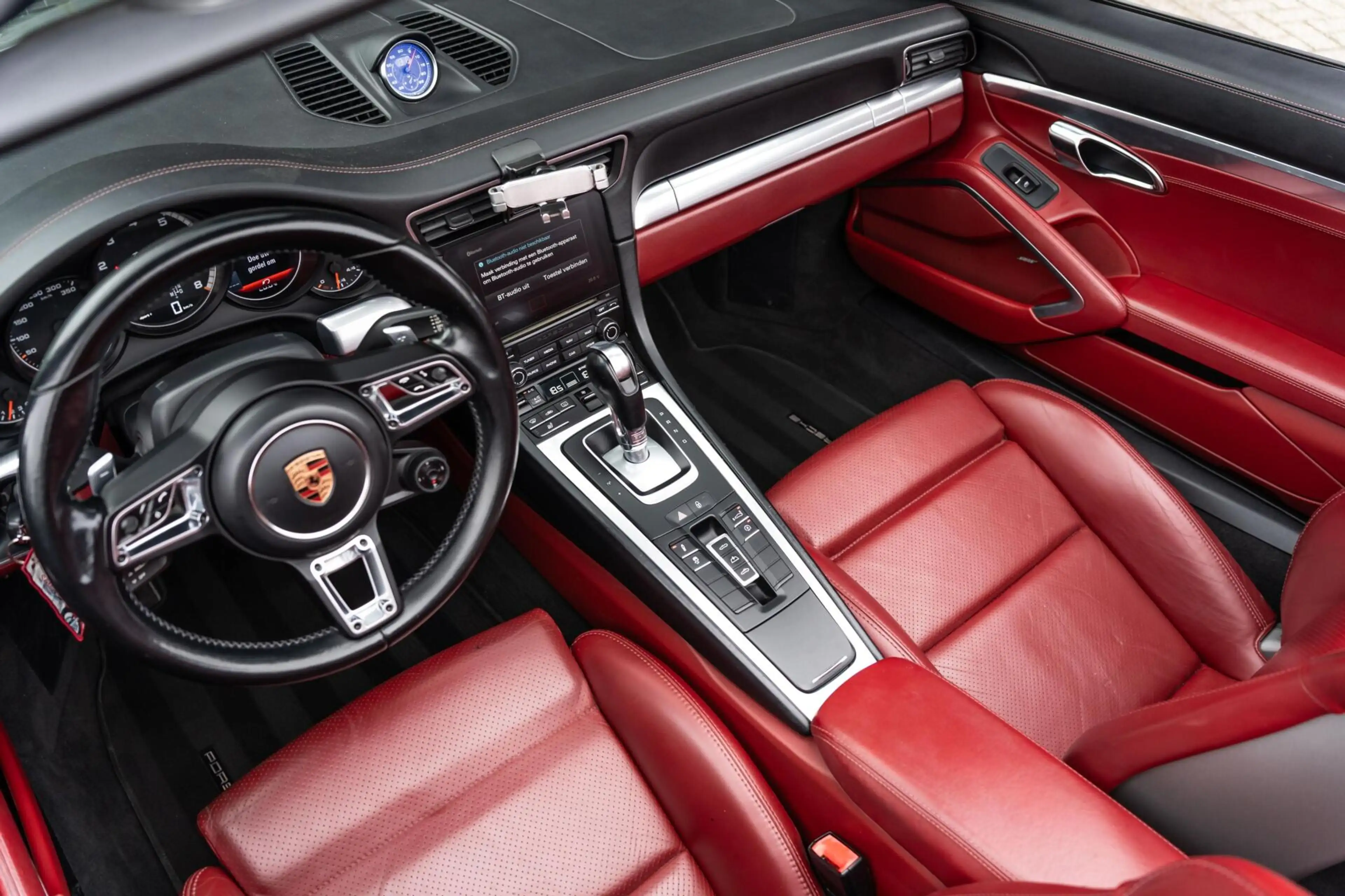 Porsche 991 Cabrio 3.8 Turbo — photo 21