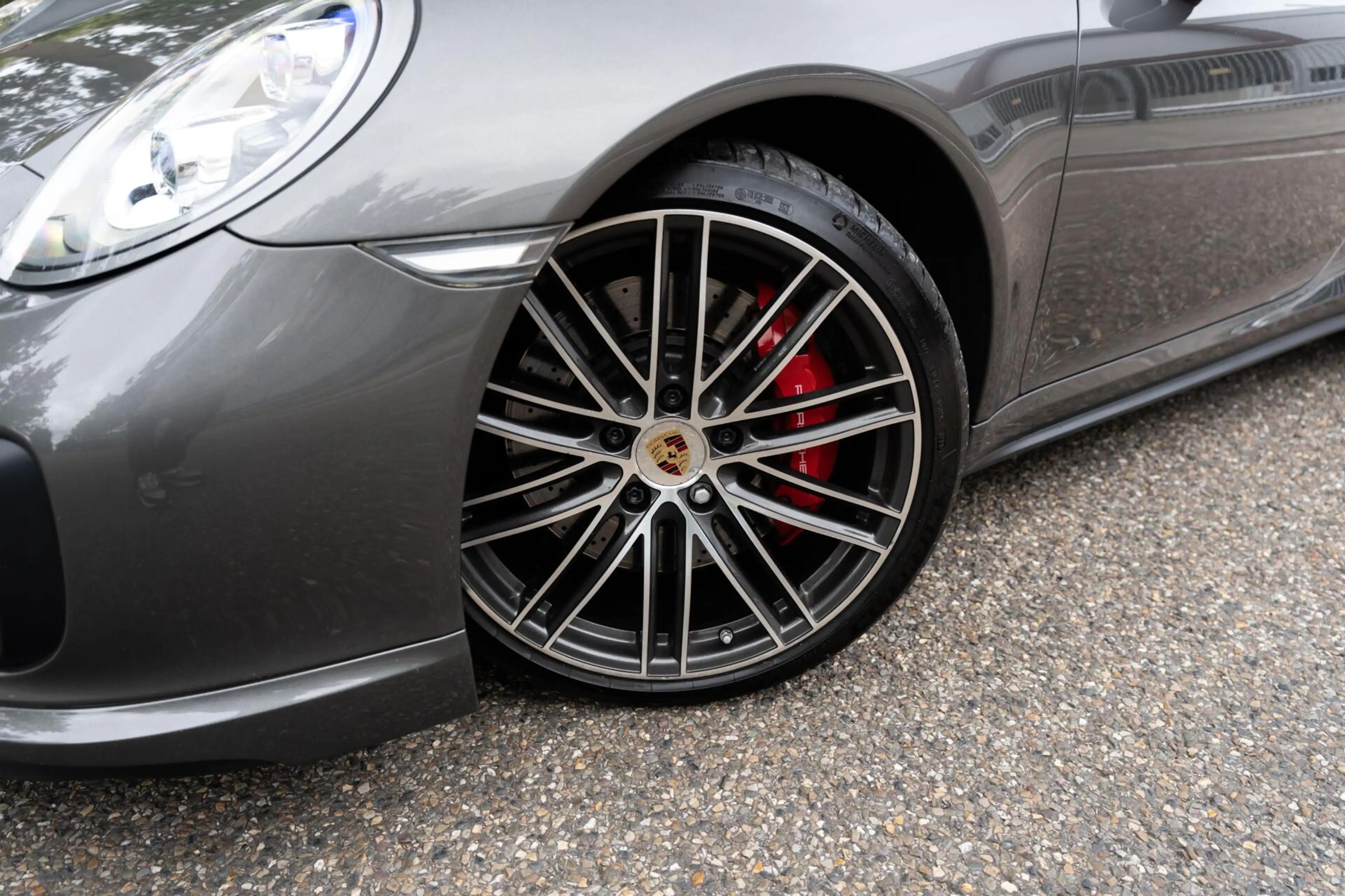 Porsche 991 Cabrio 3.8 Turbo — photo 17
