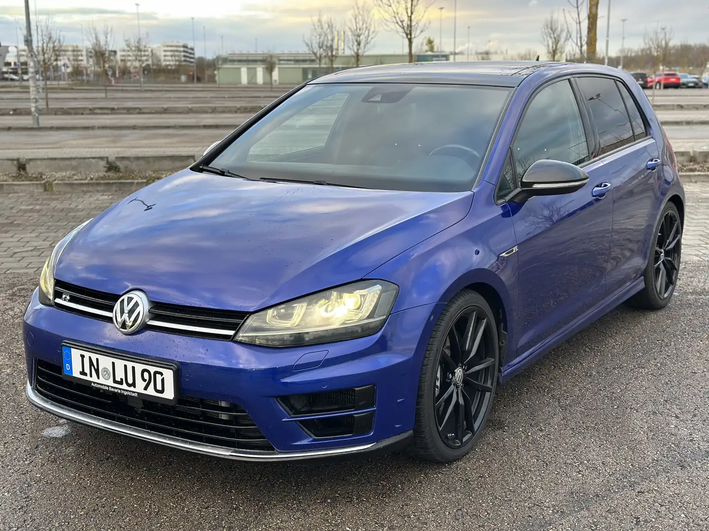 Volkswagen Golf R Blau - 1