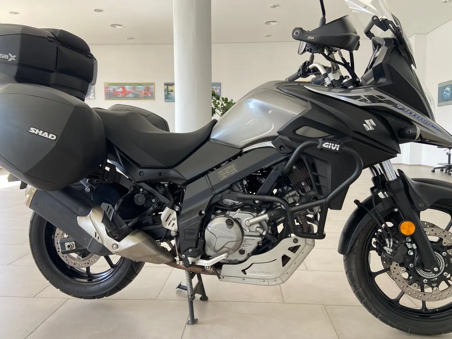 Suzuki V-Strom 650 Gris - 1