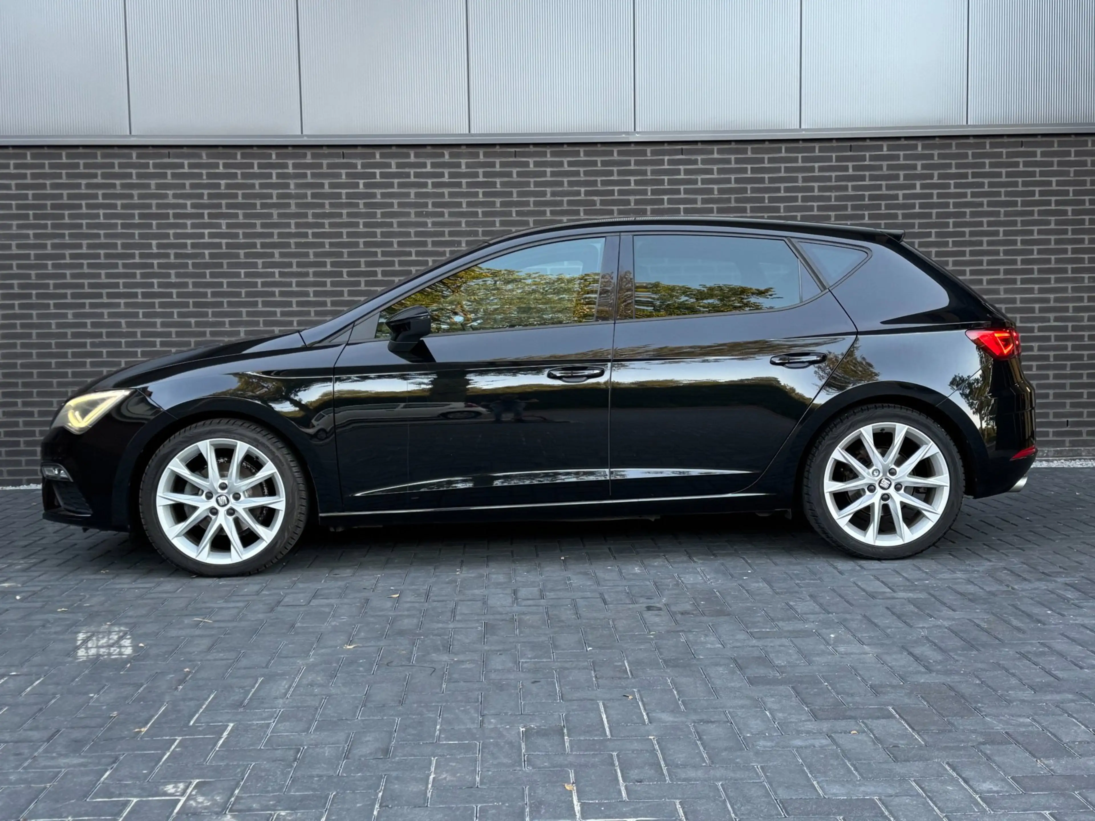 SEAT Leon 1.5 TSI FR Business Intense DSG | Full LED | Trekh — photo 8