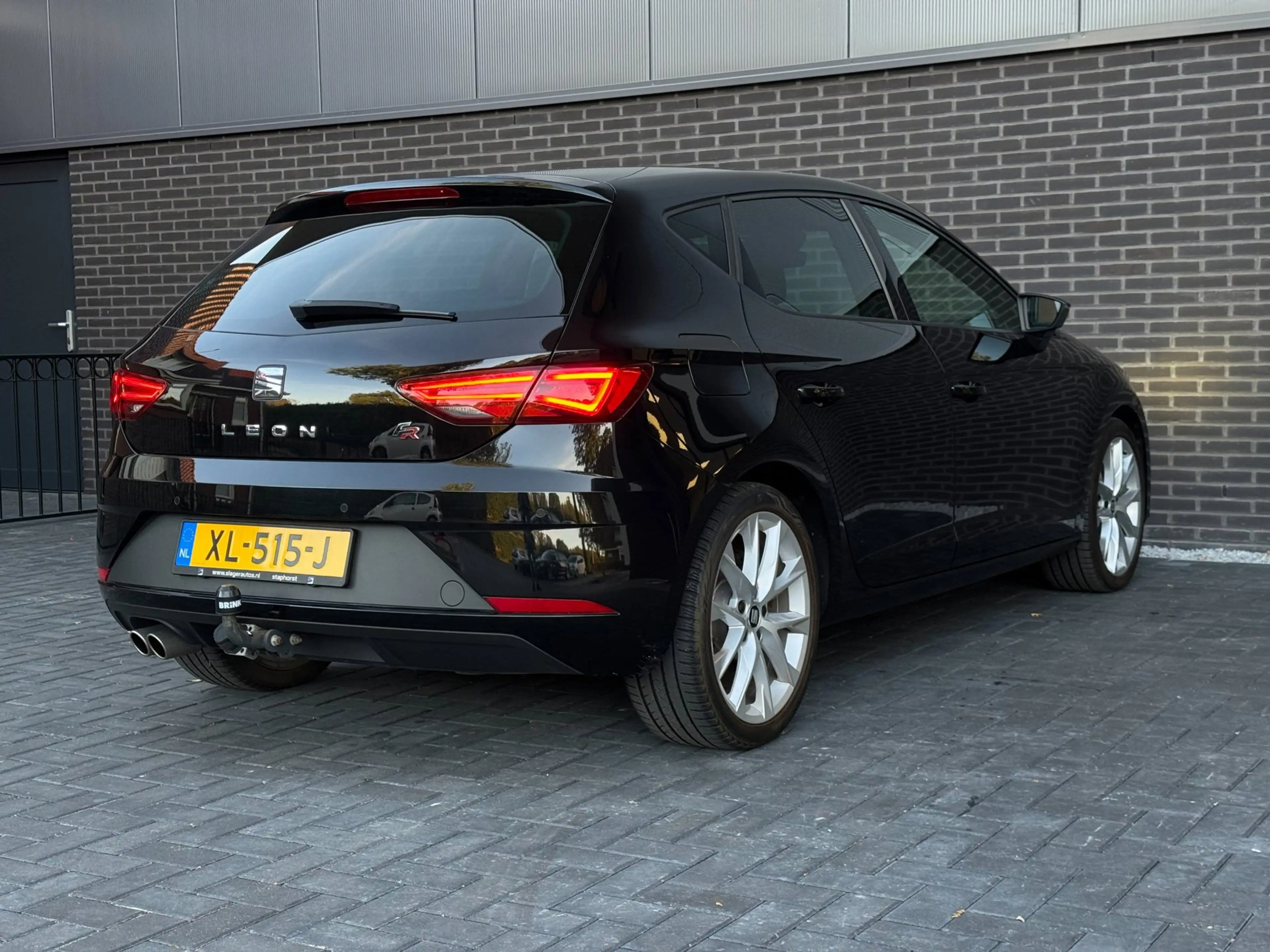 SEAT Leon 1.5 TSI FR Business Intense DSG | Full LED | Trekh — photo 2
