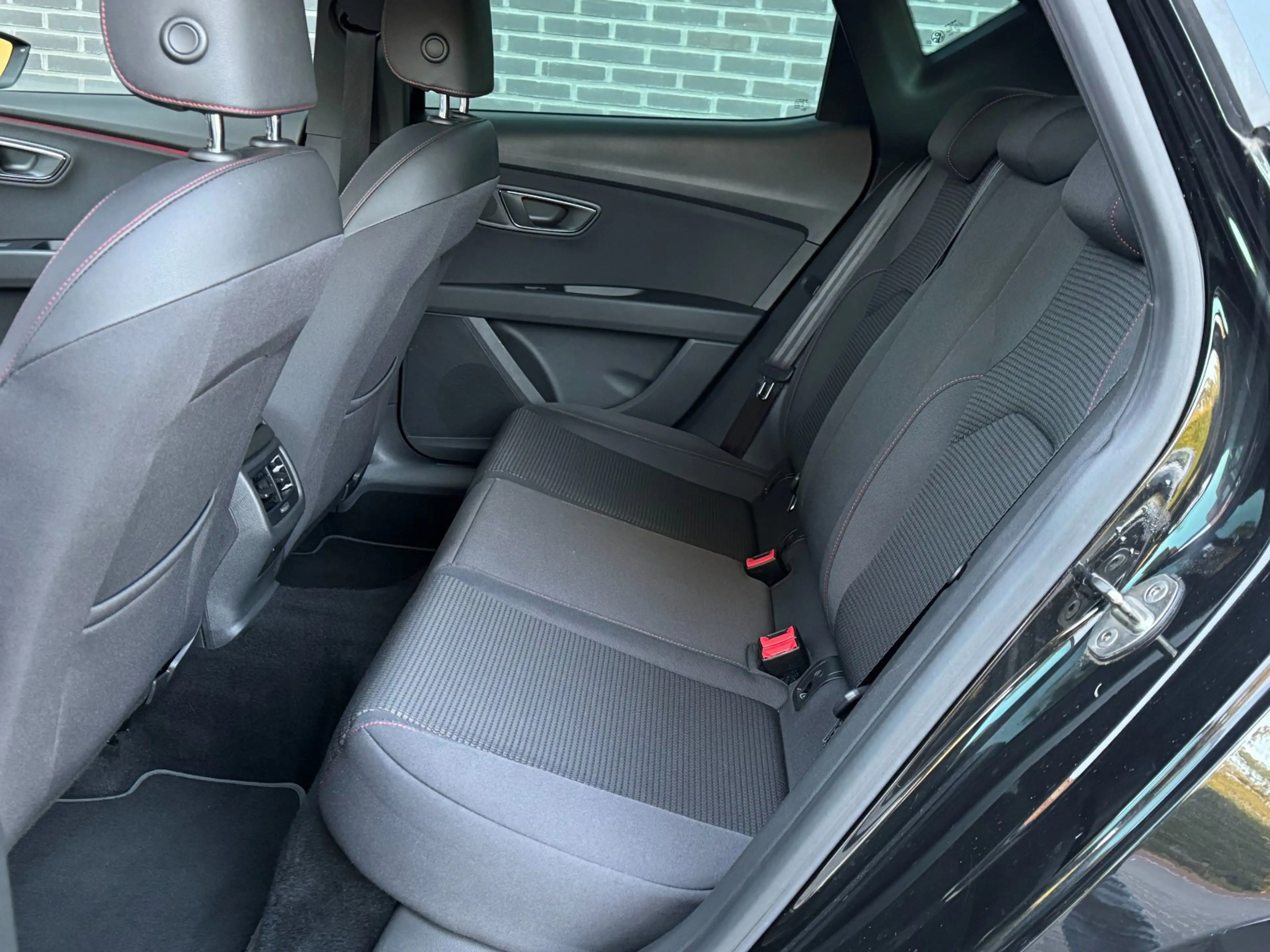 SEAT Leon 1.5 TSI FR Business Intense DSG | Full LED | Trekh — photo 4