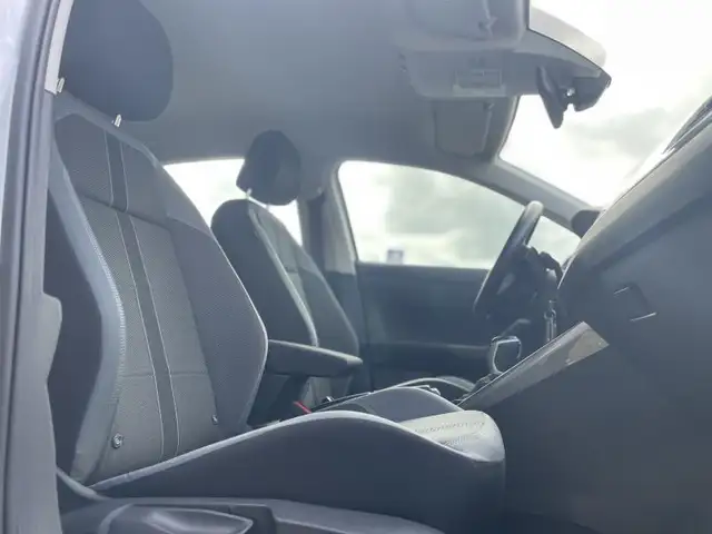 Volkswagen Polo view 4