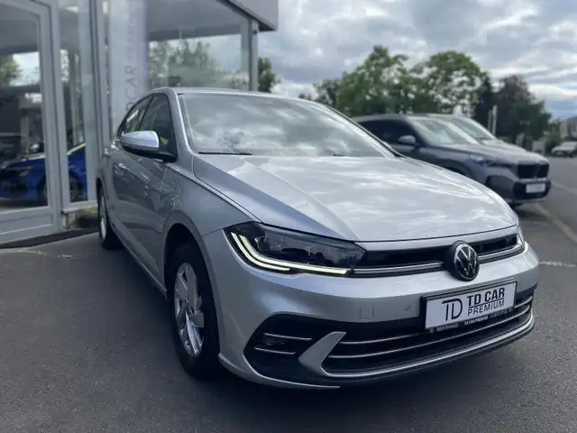 Volkswagen Polo view 3