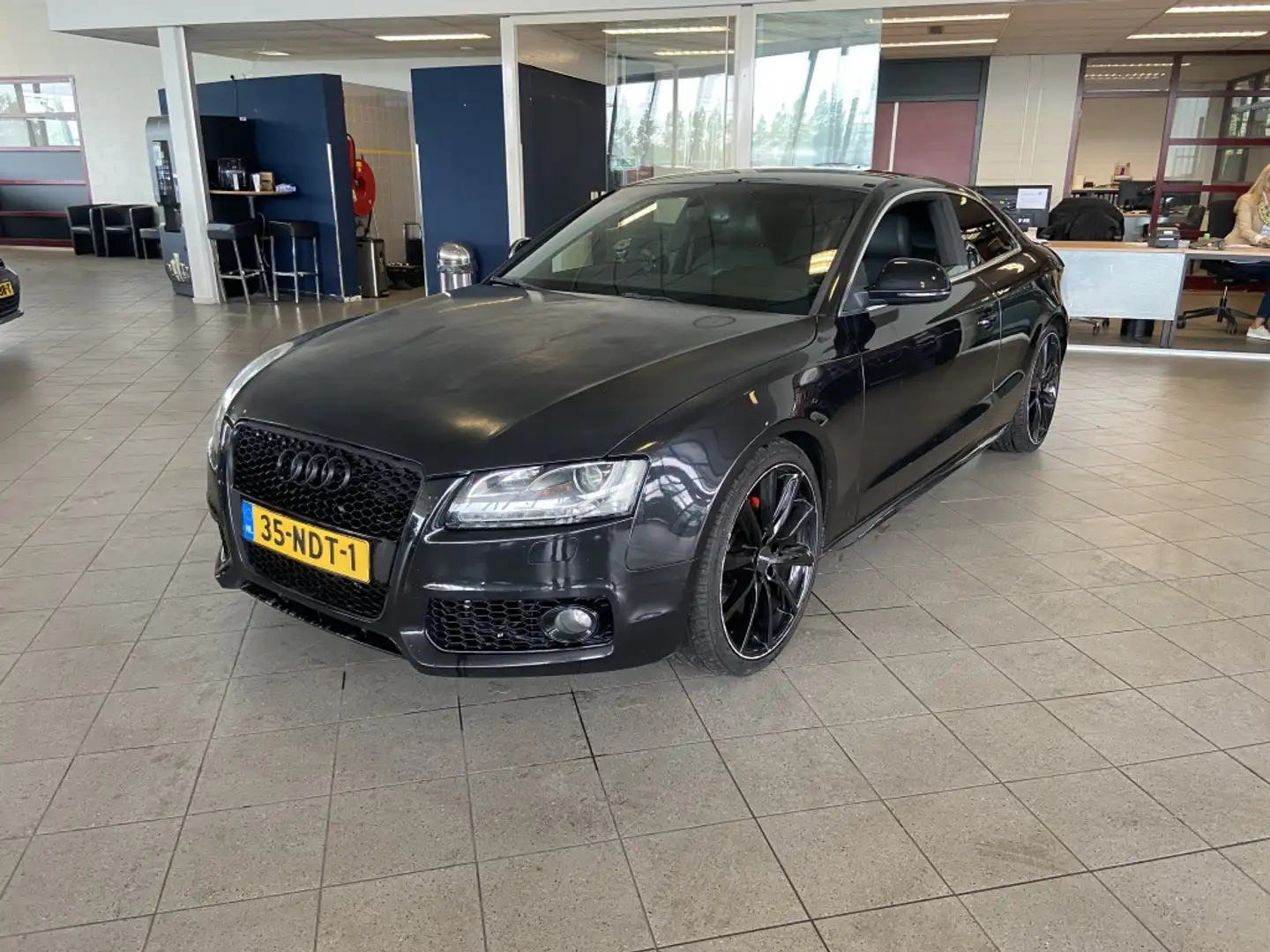 Audi A5 Coupé 1.8 TFSI Чорний - 1