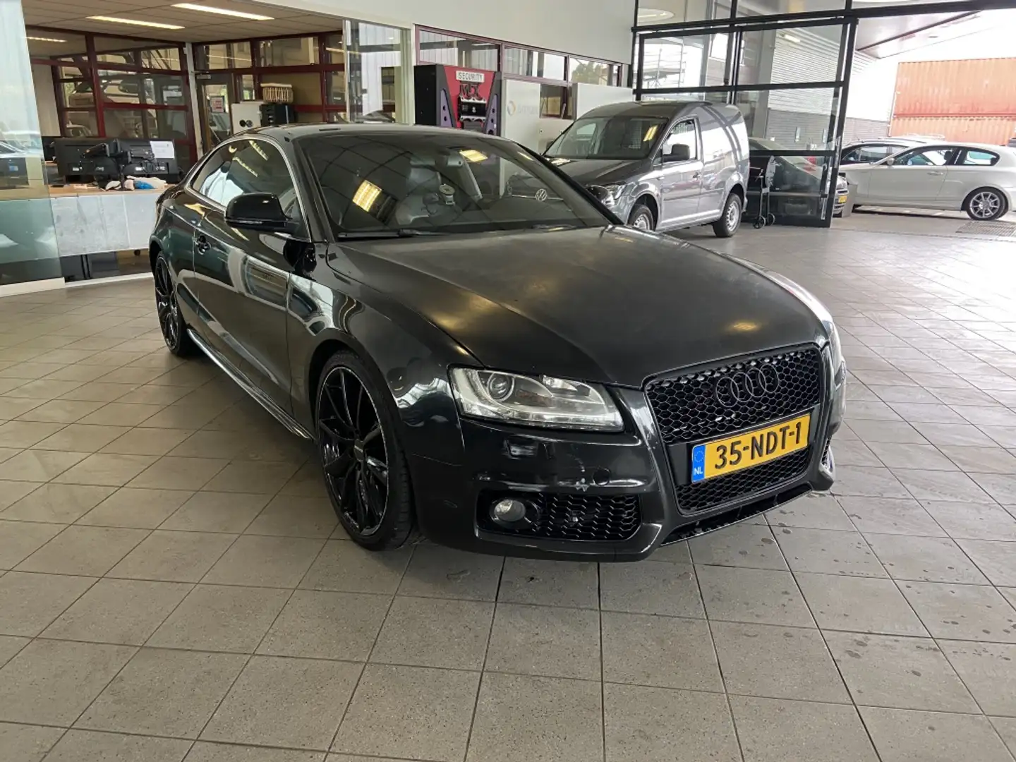 Audi A5 Coupé 1.8 TFSI Чорний - 2
