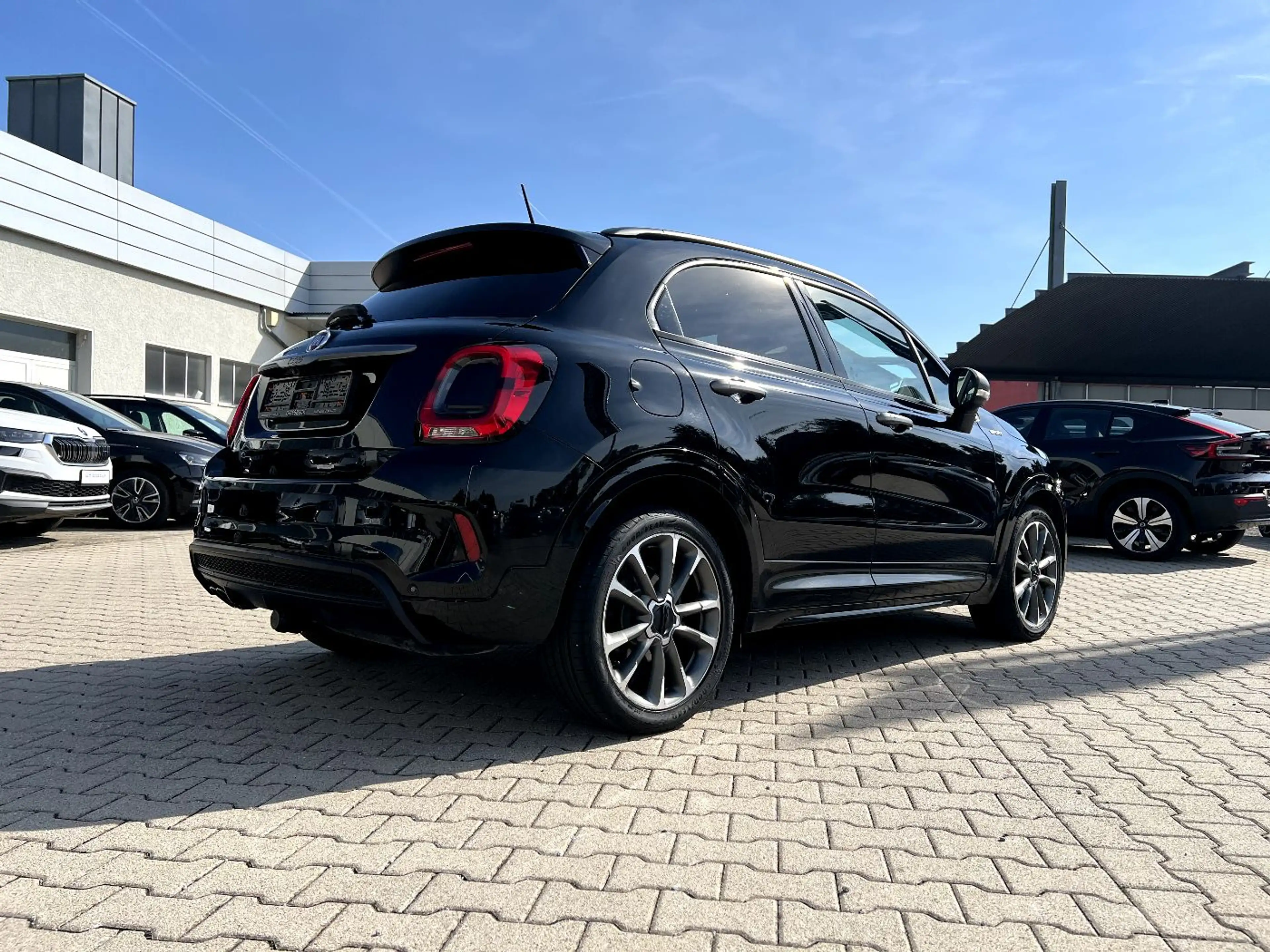 Fiat 500X Sport *LED Navi Leder Kamera DAB PDC AHK* — photo 4