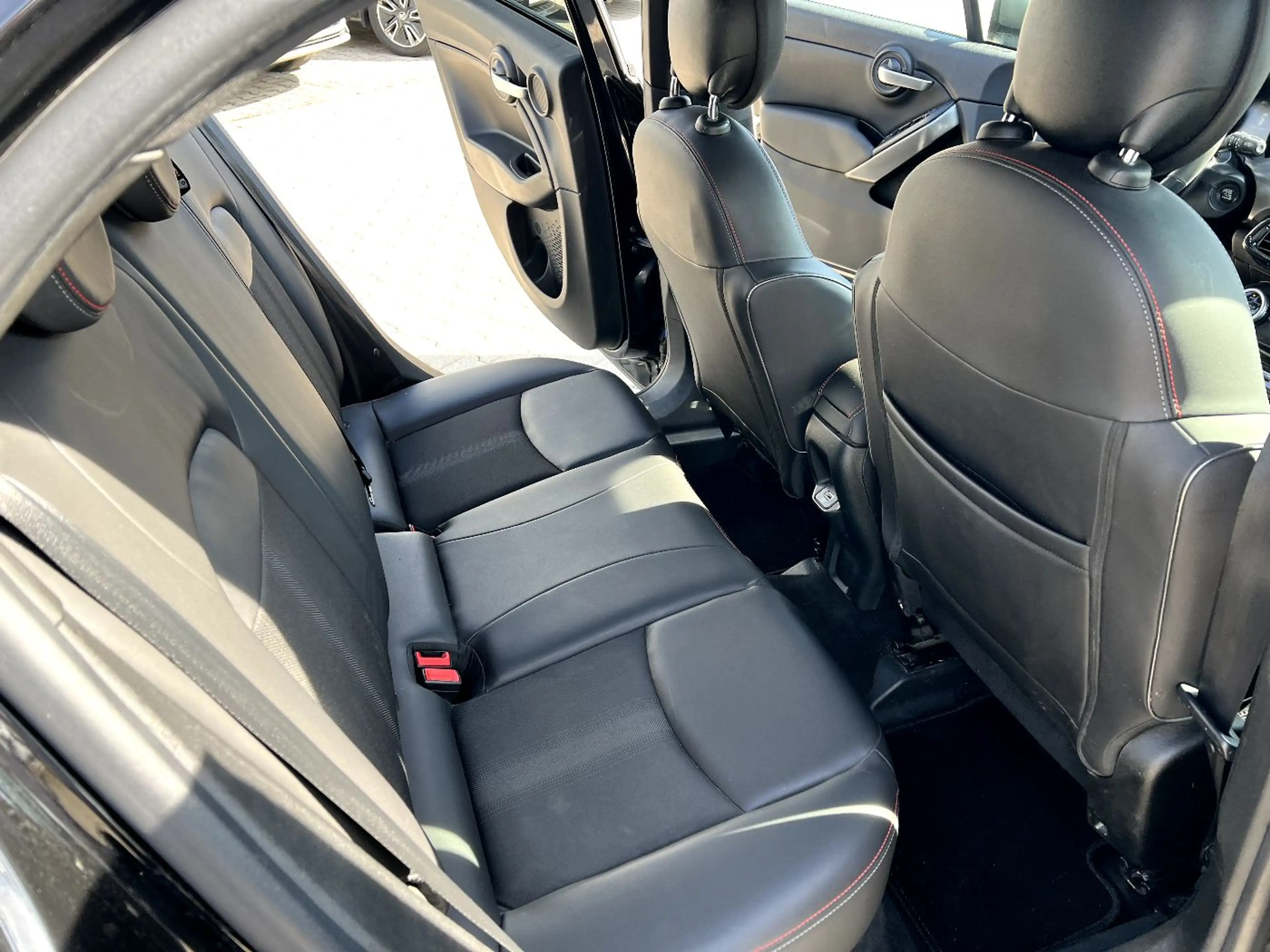 Fiat 500X Sport *LED Navi Leder Kamera DAB PDC AHK* — photo 15