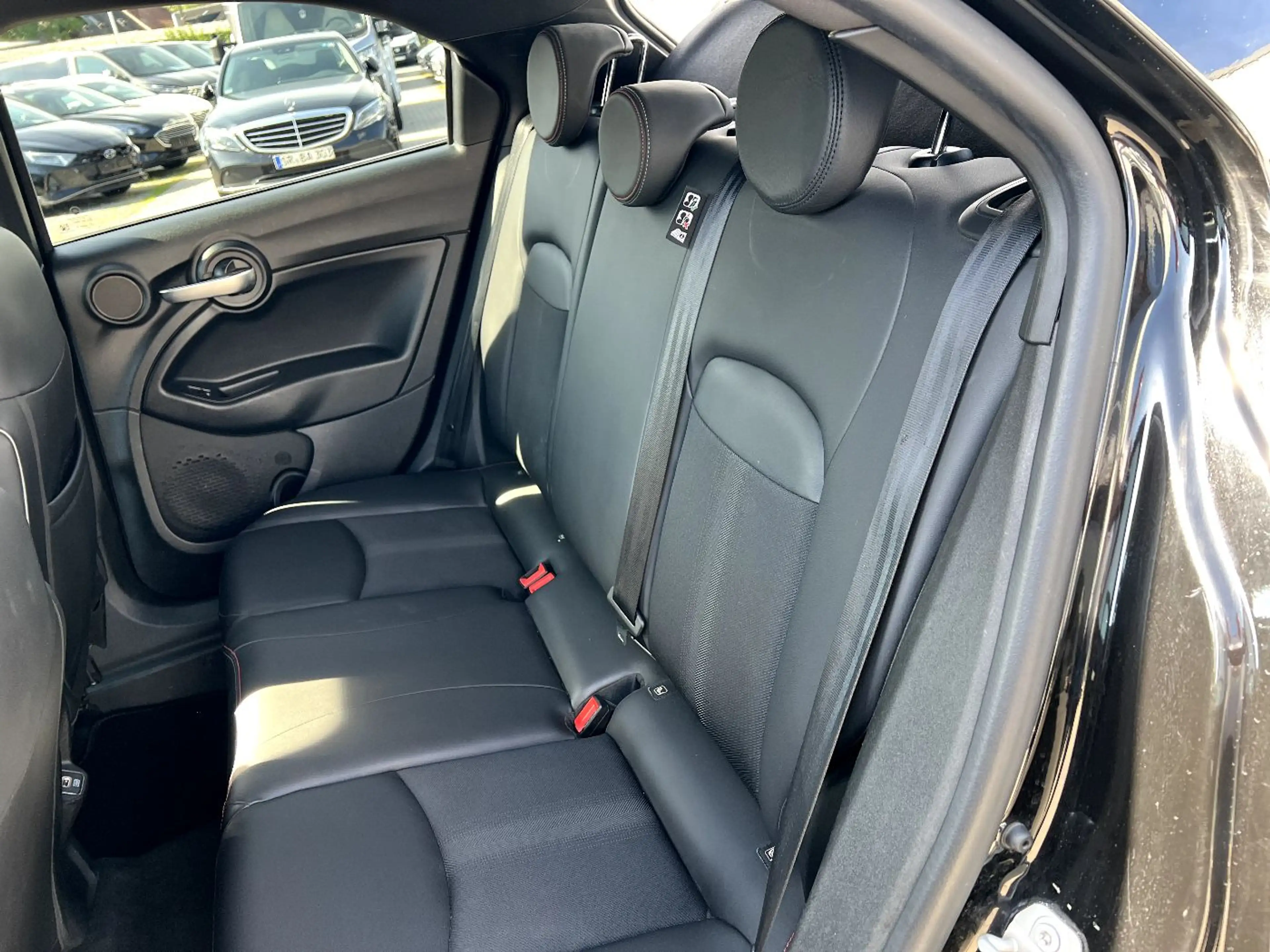 Fiat 500X Sport *LED Navi Leder Kamera DAB PDC AHK* — photo 13