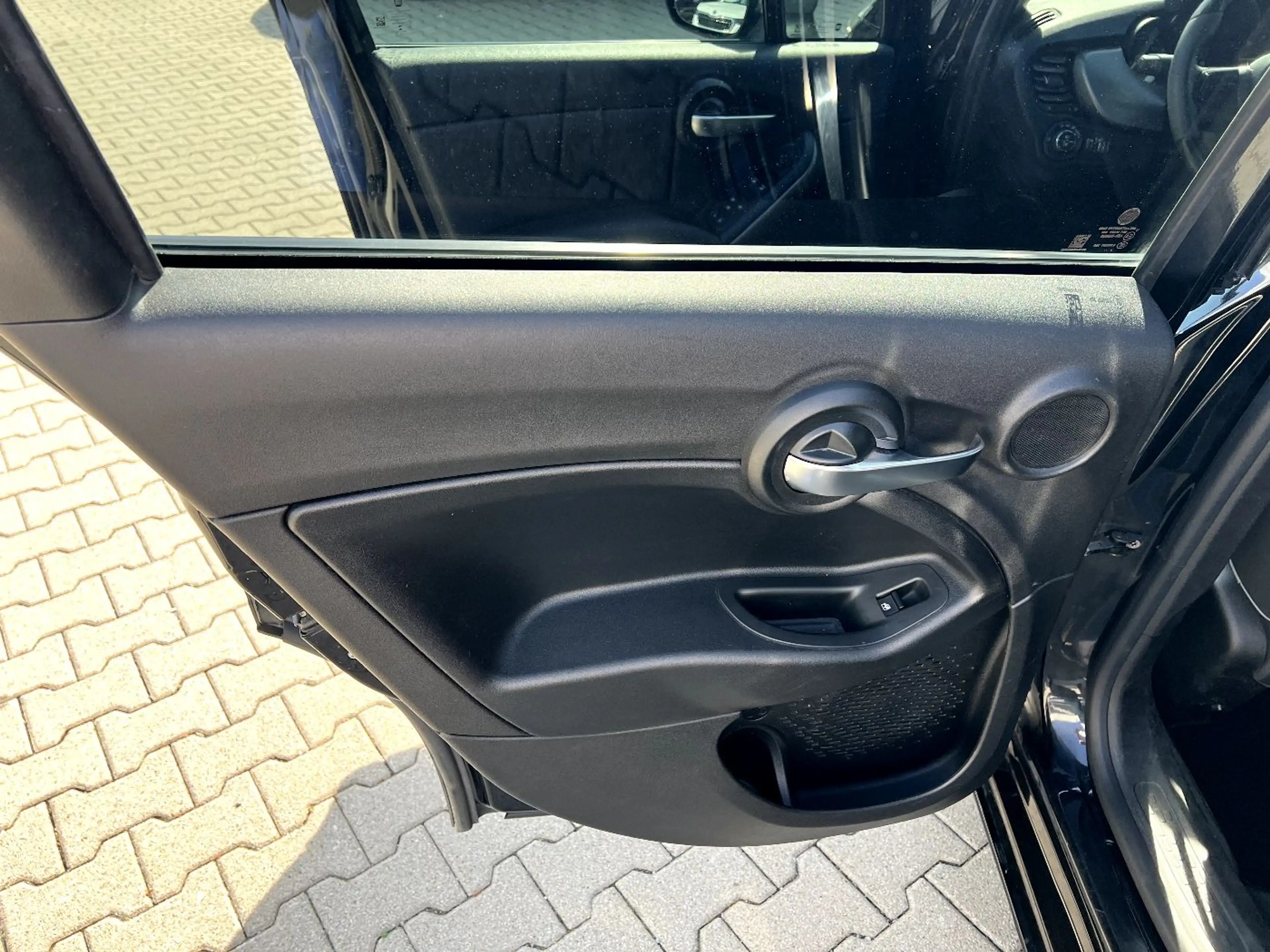 Fiat 500X Sport *LED Navi Leder Kamera DAB PDC AHK* — photo 11