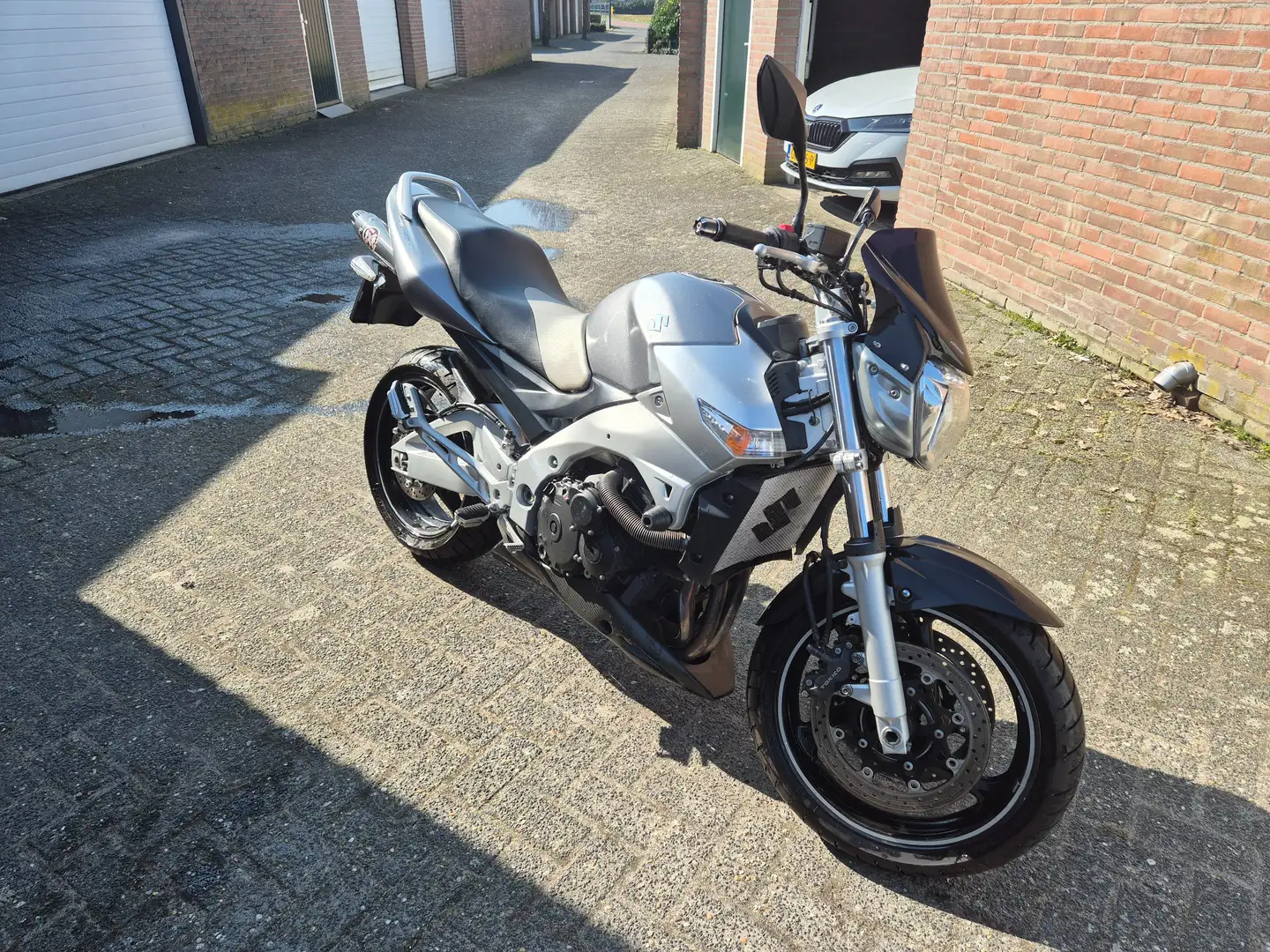 Suzuki GSR 600 Zilver - 1