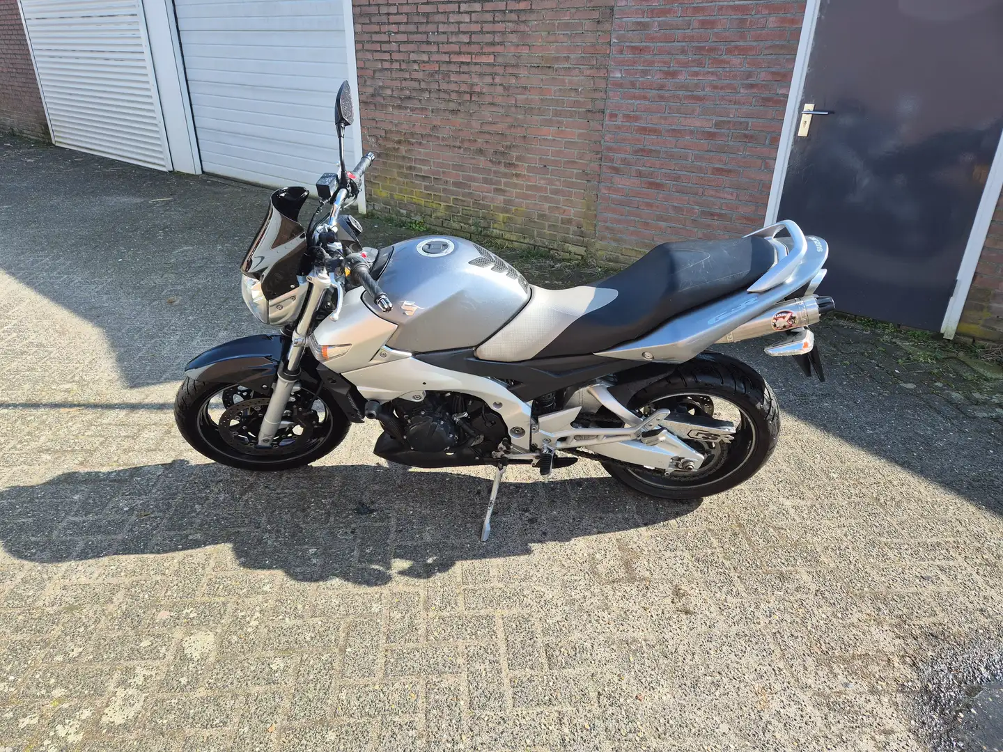 Suzuki GSR 600 Zilver - 2