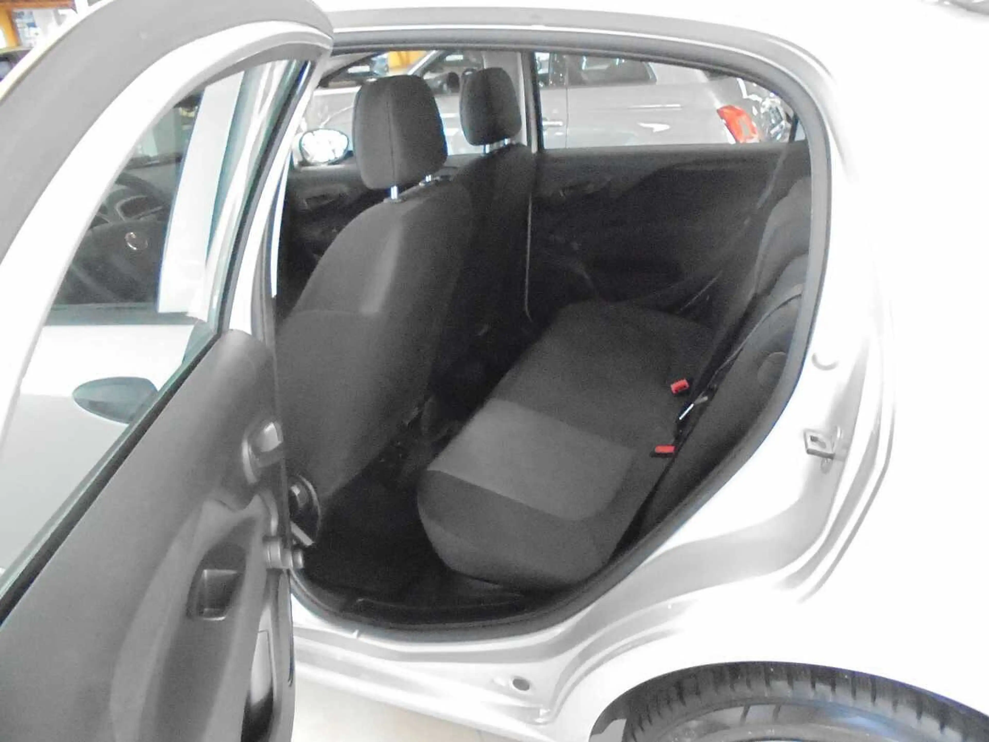 Fiat Punto Evo 5-Türer 1.2 8V — photo 5