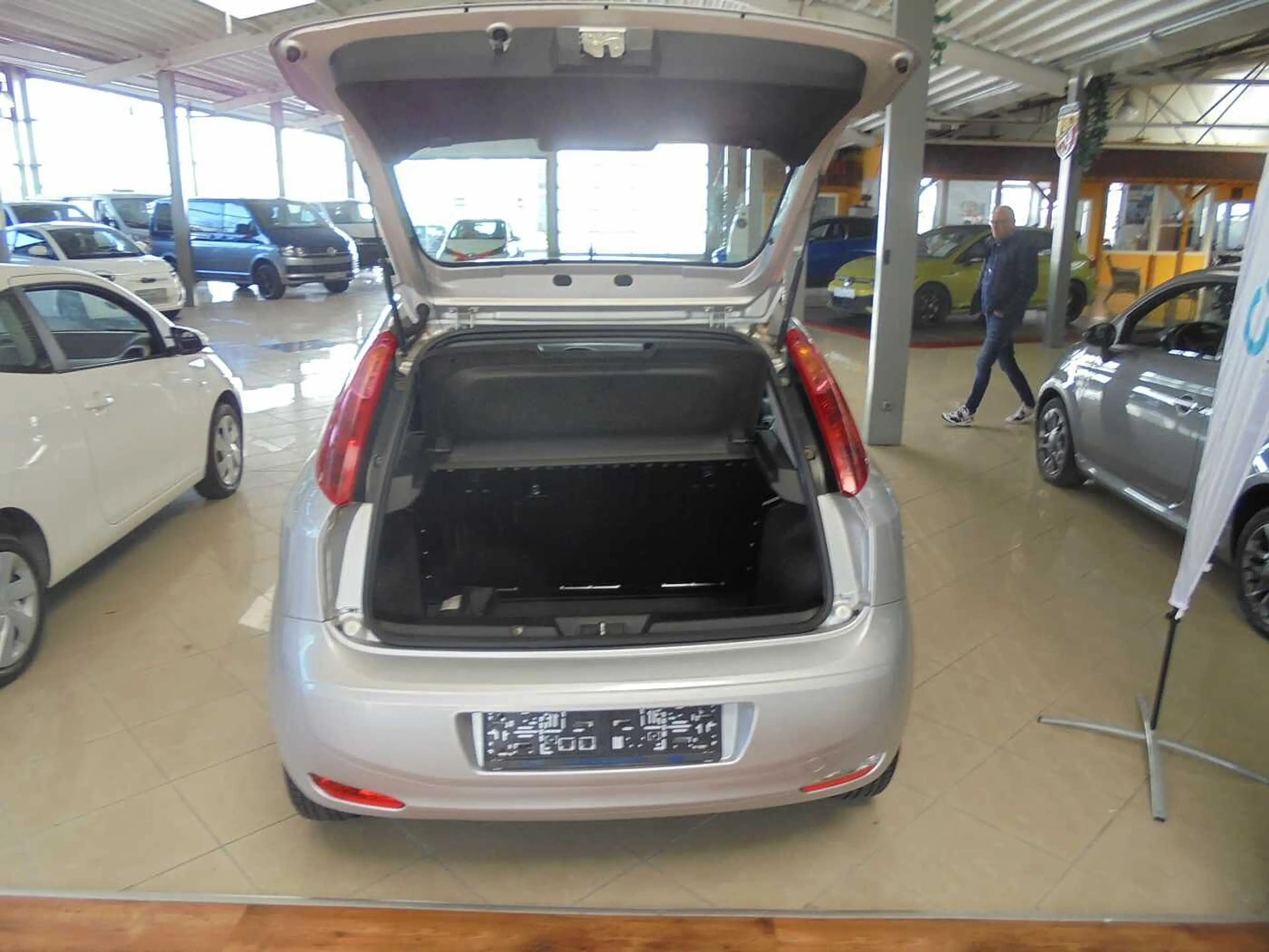 Fiat Punto Evo 5-Türer 1.2 8V — photo 4