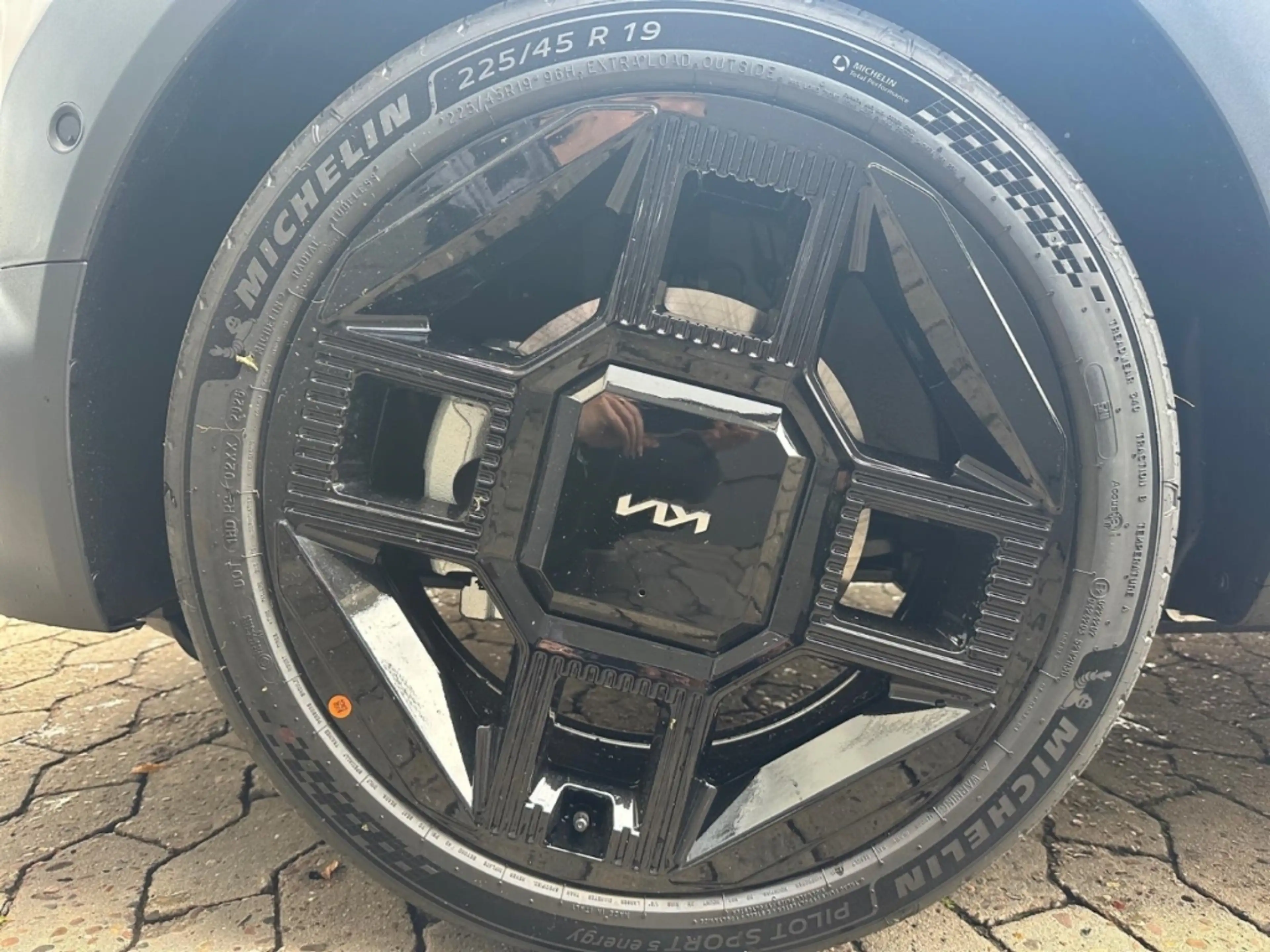 Kia EV2 61-kWh Black-Line GLAS 4-SITZ COMFORT 2-FARBEN — photo 12