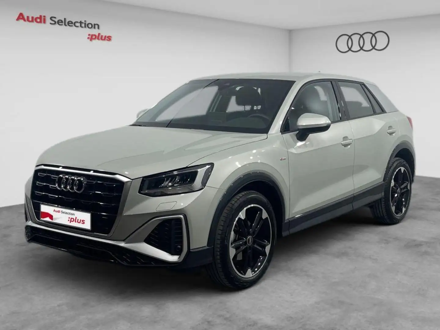 Audi Q2 30 TFSI Adrenalin Black edition 85kW Plateado - 1