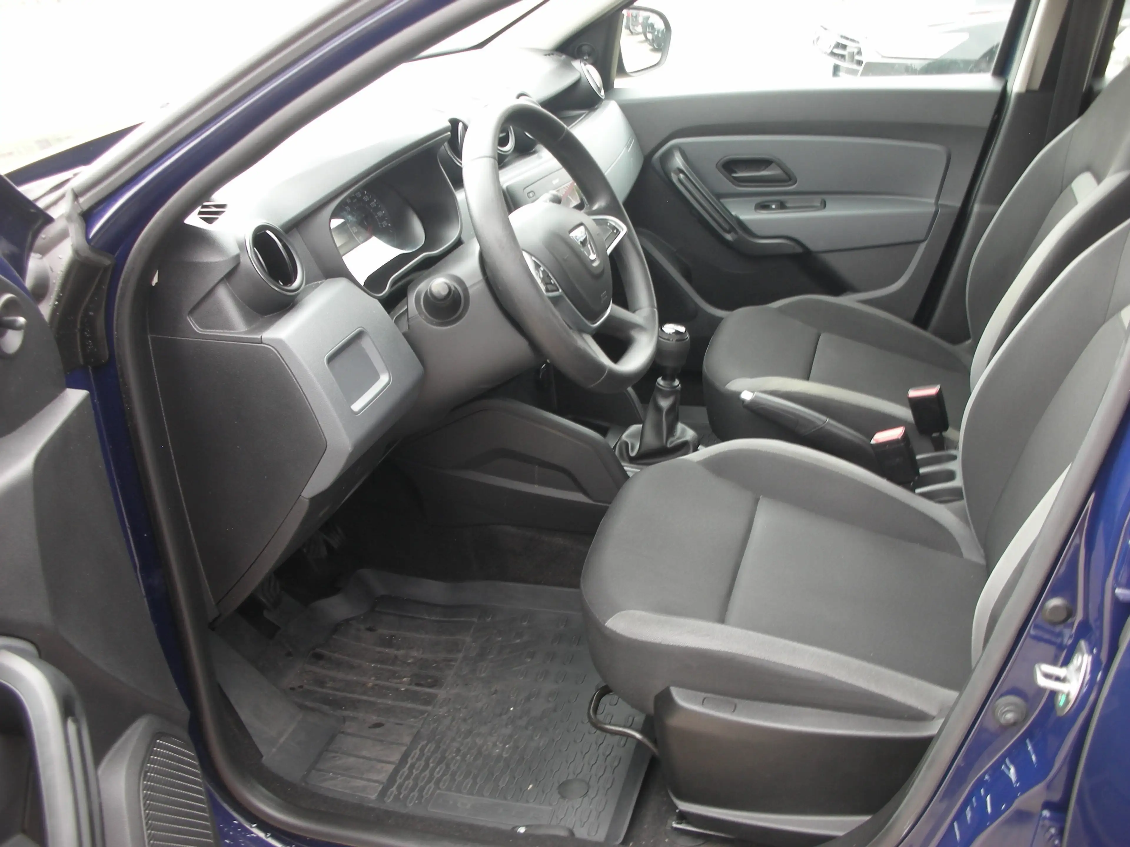 Dacia Duster Essential — photo 10