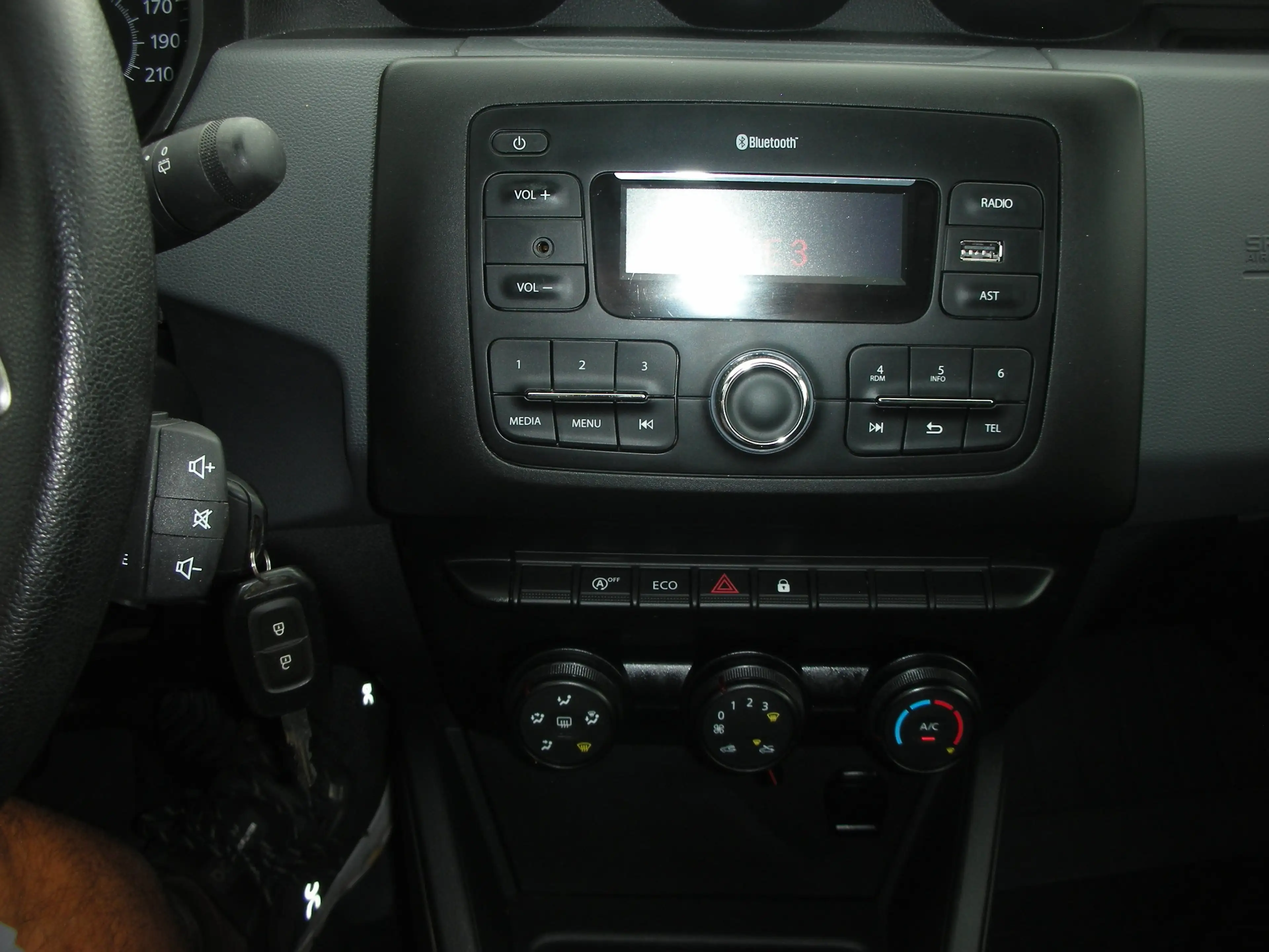 Dacia Duster Essential — photo 15