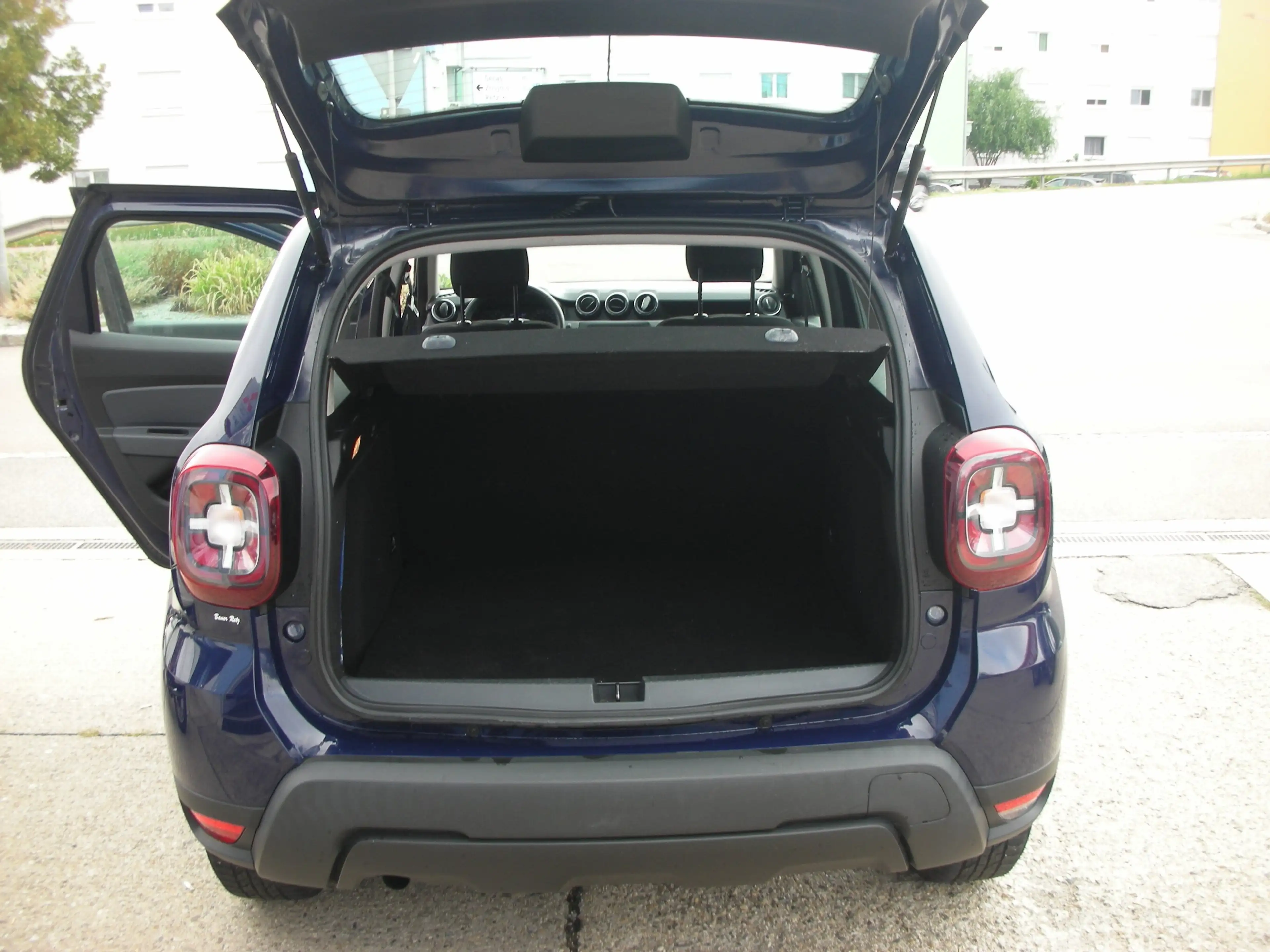 Dacia Duster Essential — photo 12