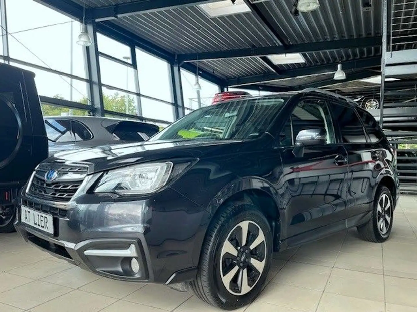 Subaru Forester 2,0 Exclusive Automatik Grau - 1