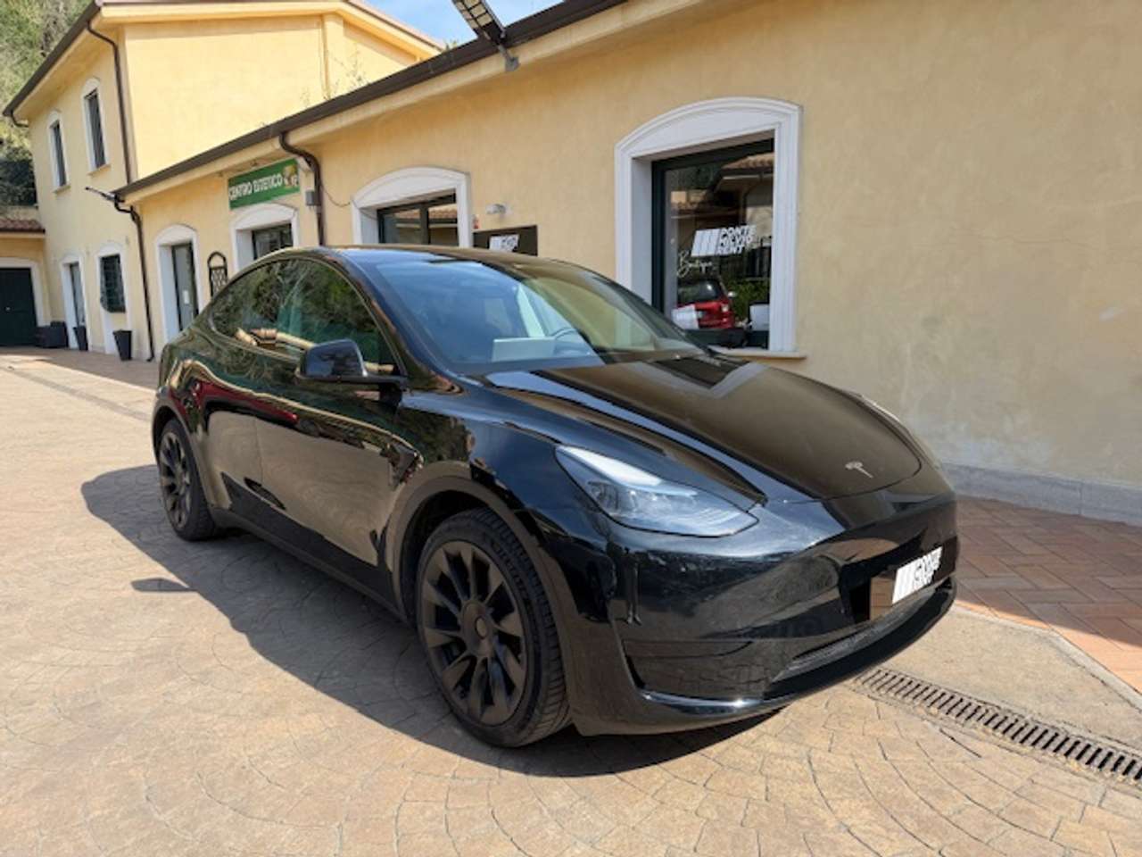 Tesla Model Y Model Y  Single Motor rwd