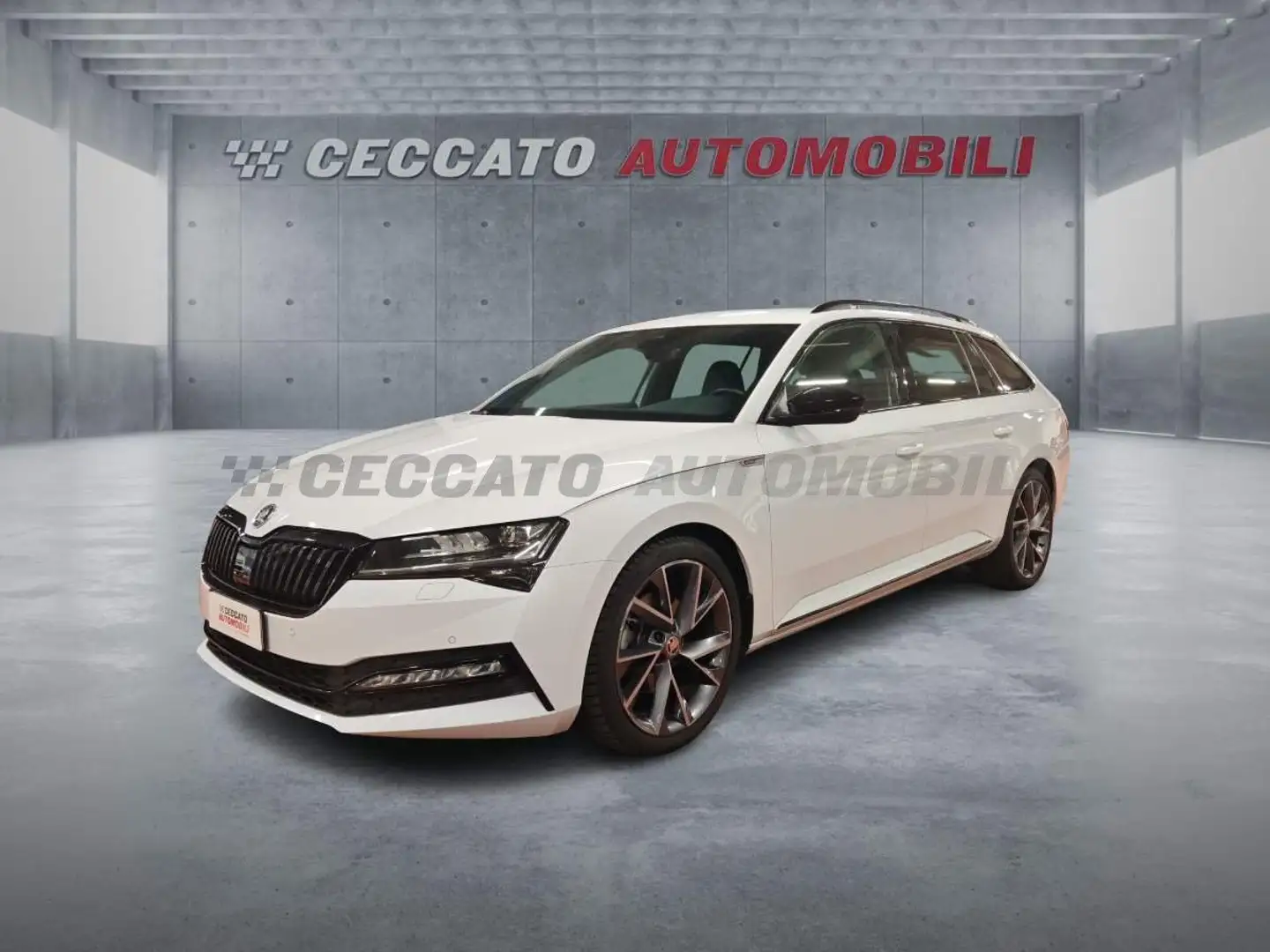 Skoda Superb Superb Wagon 2.0 tdi evo Sportline 200cv dsg Wit - 1