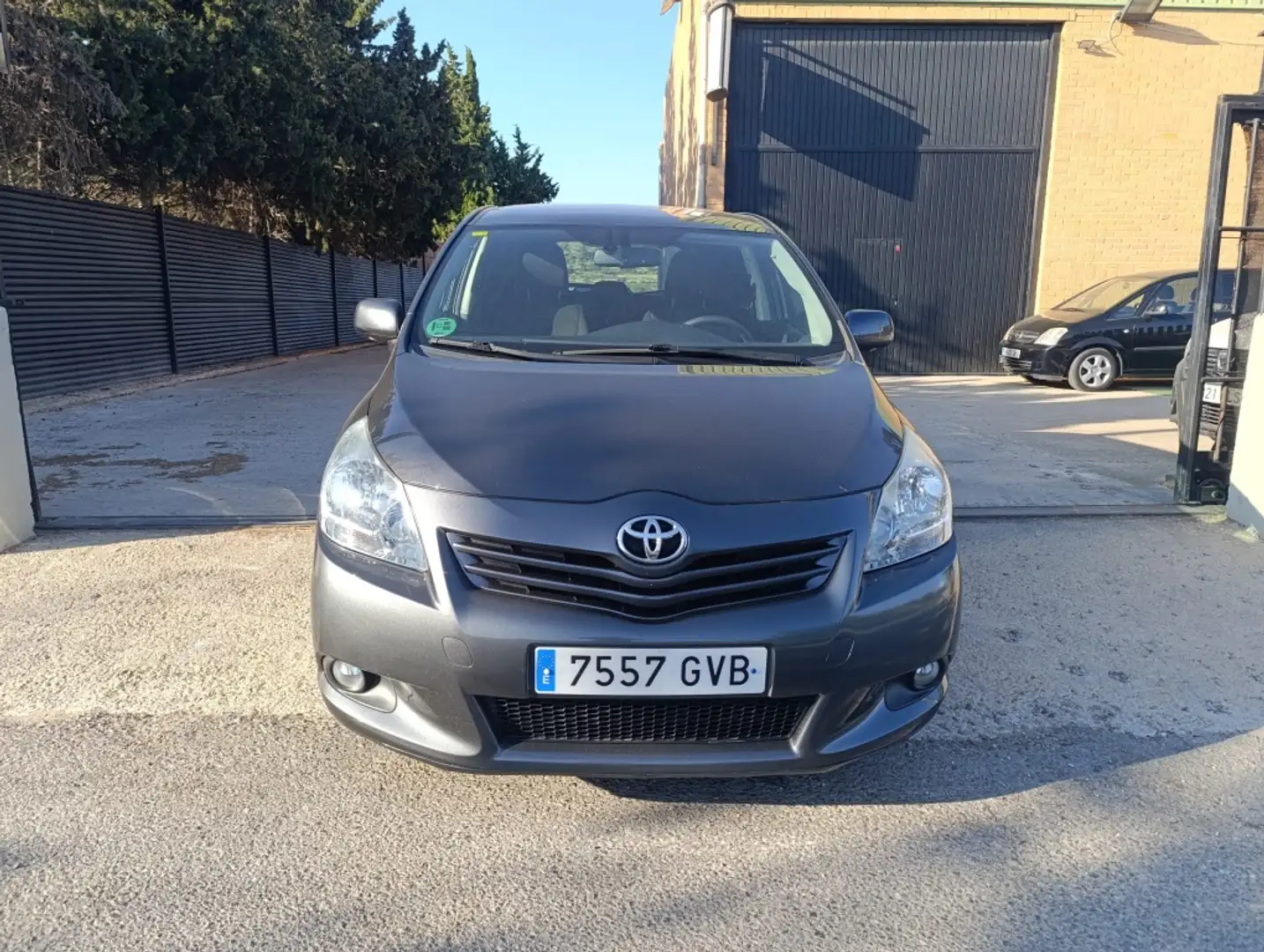 Toyota Verso 1.8 Advance MultiDrive S Gris - 2