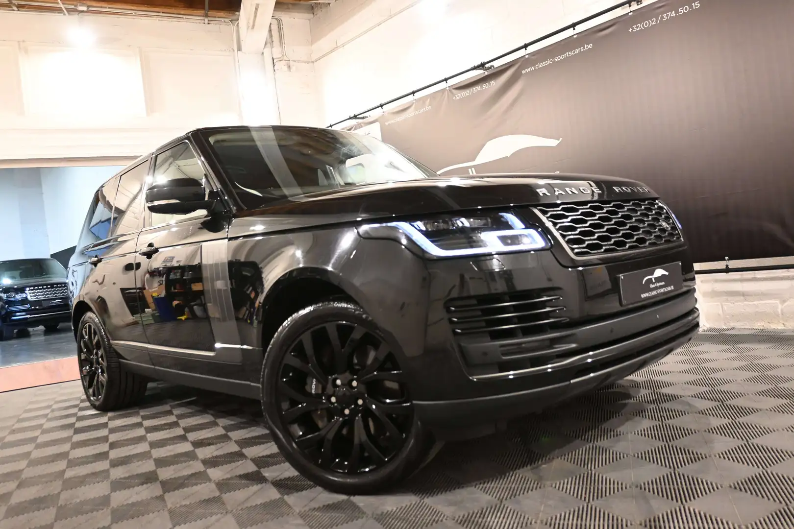 Land Rover Range Rover VOGUE P400 HYBRID / BLACK EDITION / CAMERAS 360 Černá - 2