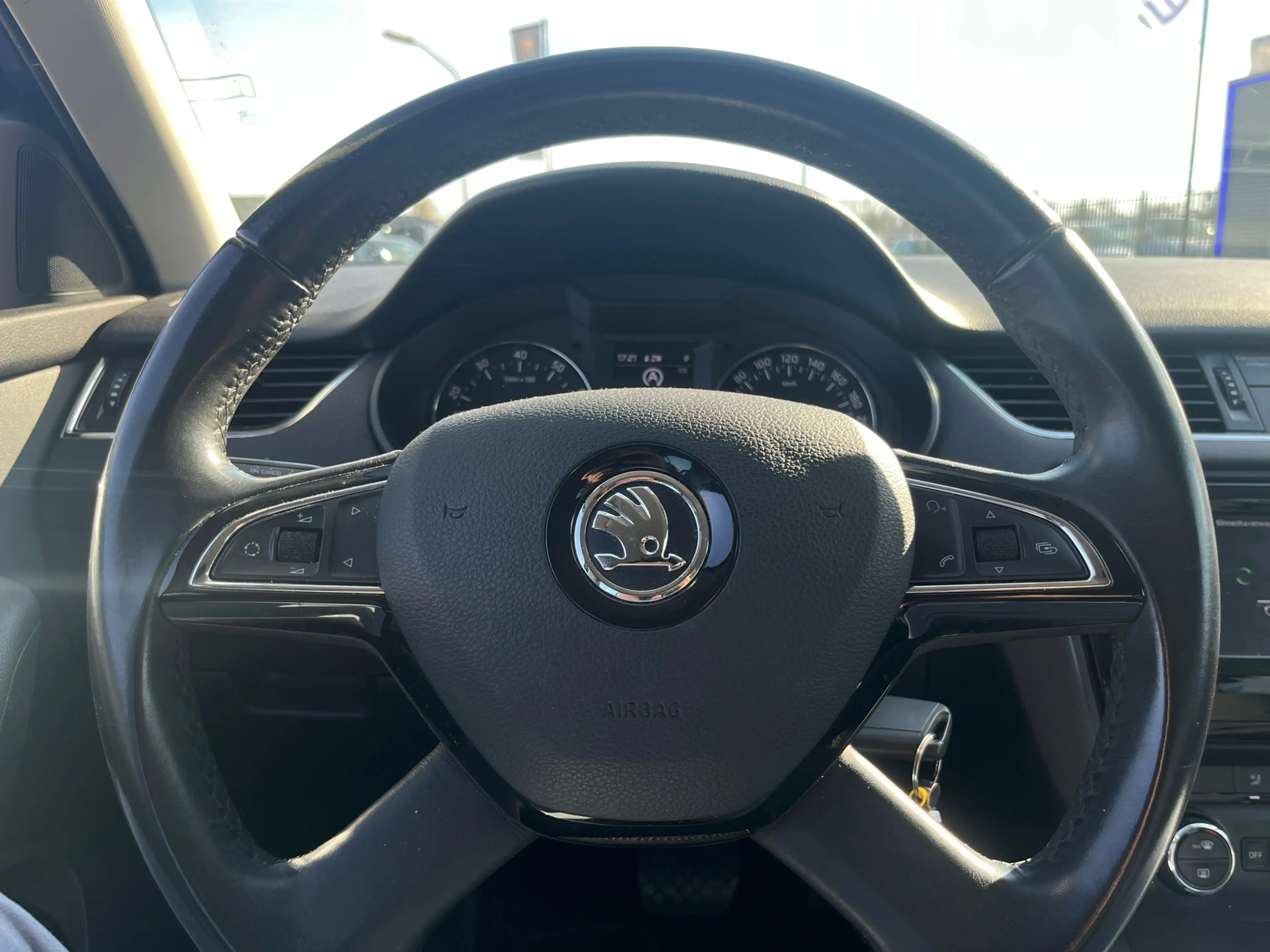 Skoda Octavia Combi 1.4 TSI Ambition Businessline AUT — photo 11