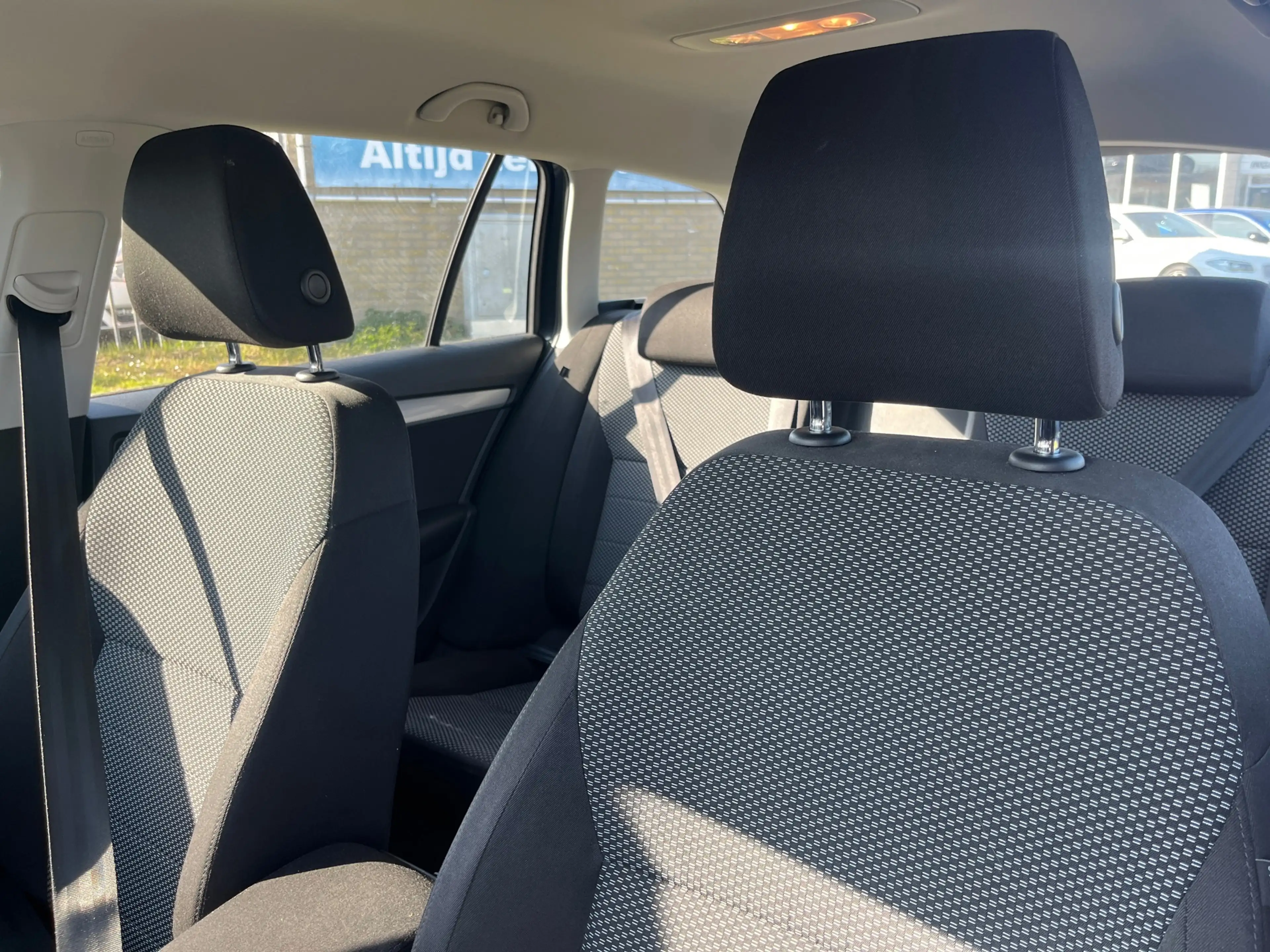 Skoda Octavia Combi 1.4 TSI Ambition Businessline AUT — photo 7