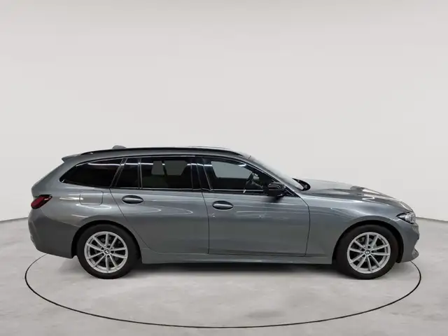 BMW 3 Series view 3