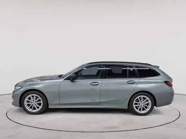 BMW 3 Series view 6