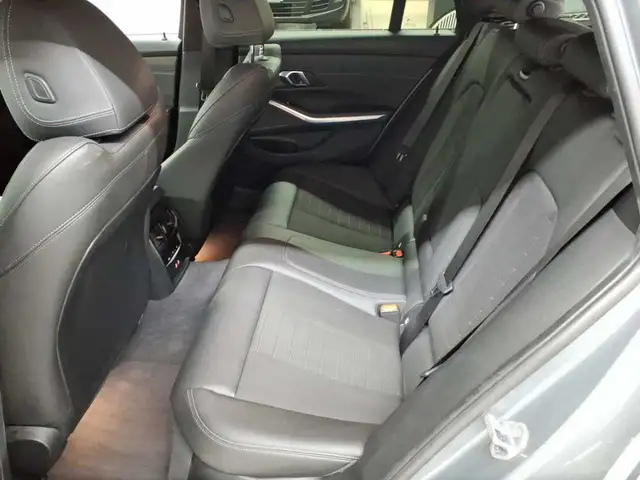 BMW 3 Series view 13